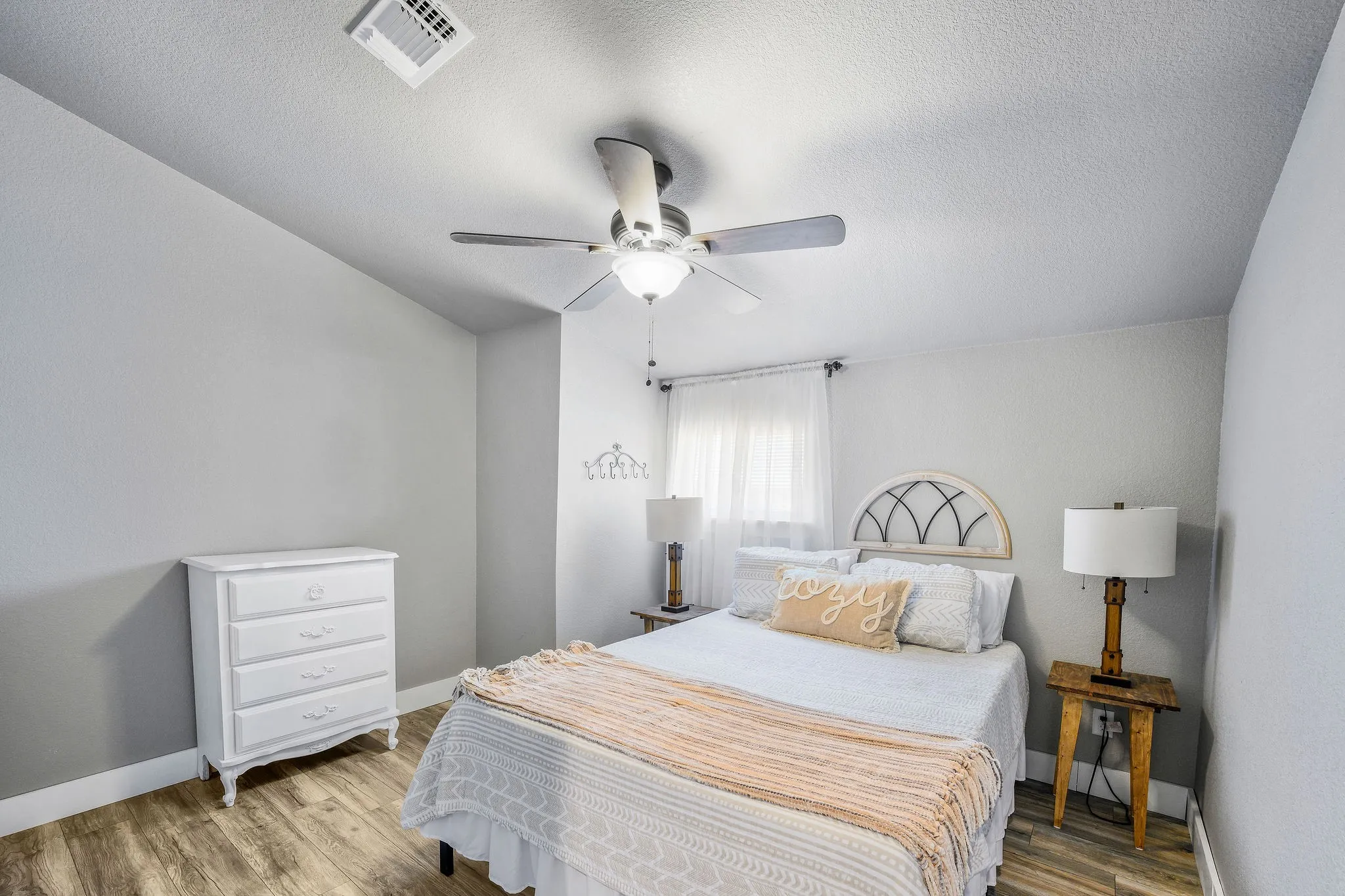 Single Family Residence For Sale in Hamilton County , 2171 County Road 419, Evant, Texas 76525, 3 Bedroom, 3 Bathroom, Garage spaces, 1,440 Sqft, built in 2018, mls#20824200, Real Estate Agent in Evant, Homes For Sale in Hamilton county, Homes For Sale in Evant, Realtor in Evant Texas, Real Estate Brokerage Independent Realty Texas, Luminita Cordes Realtor