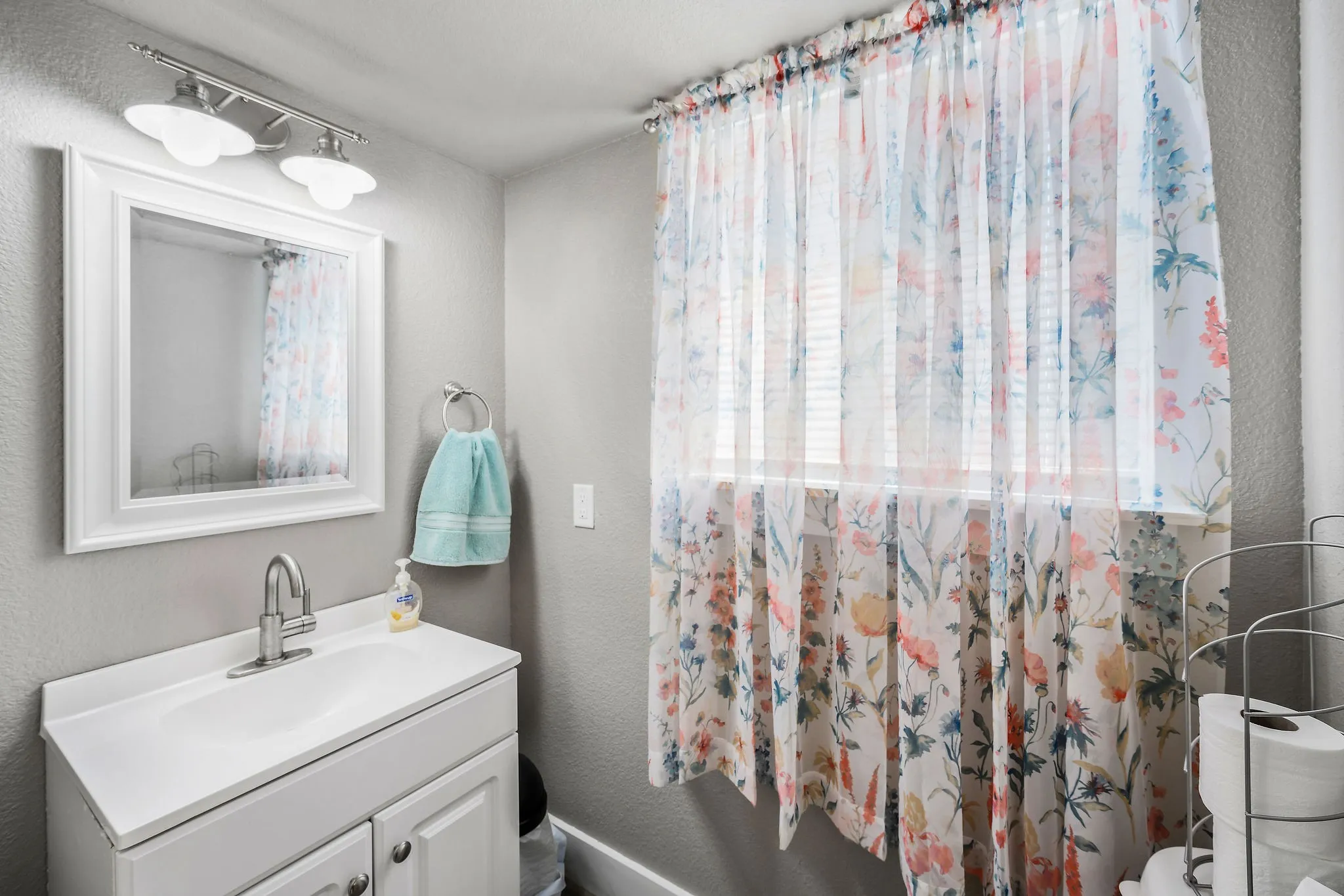 Single Family Residence For Sale in Hamilton County , 2171 County Road 419, Evant, Texas 76525, 3 Bedroom, 3 Bathroom, Garage spaces, 1,440 Sqft, built in 2018, mls#20824200, Real Estate Agent in Evant, Homes For Sale in Hamilton county, Homes For Sale in Evant, Realtor in Evant Texas, Real Estate Brokerage Independent Realty Texas, Luminita Cordes Realtor