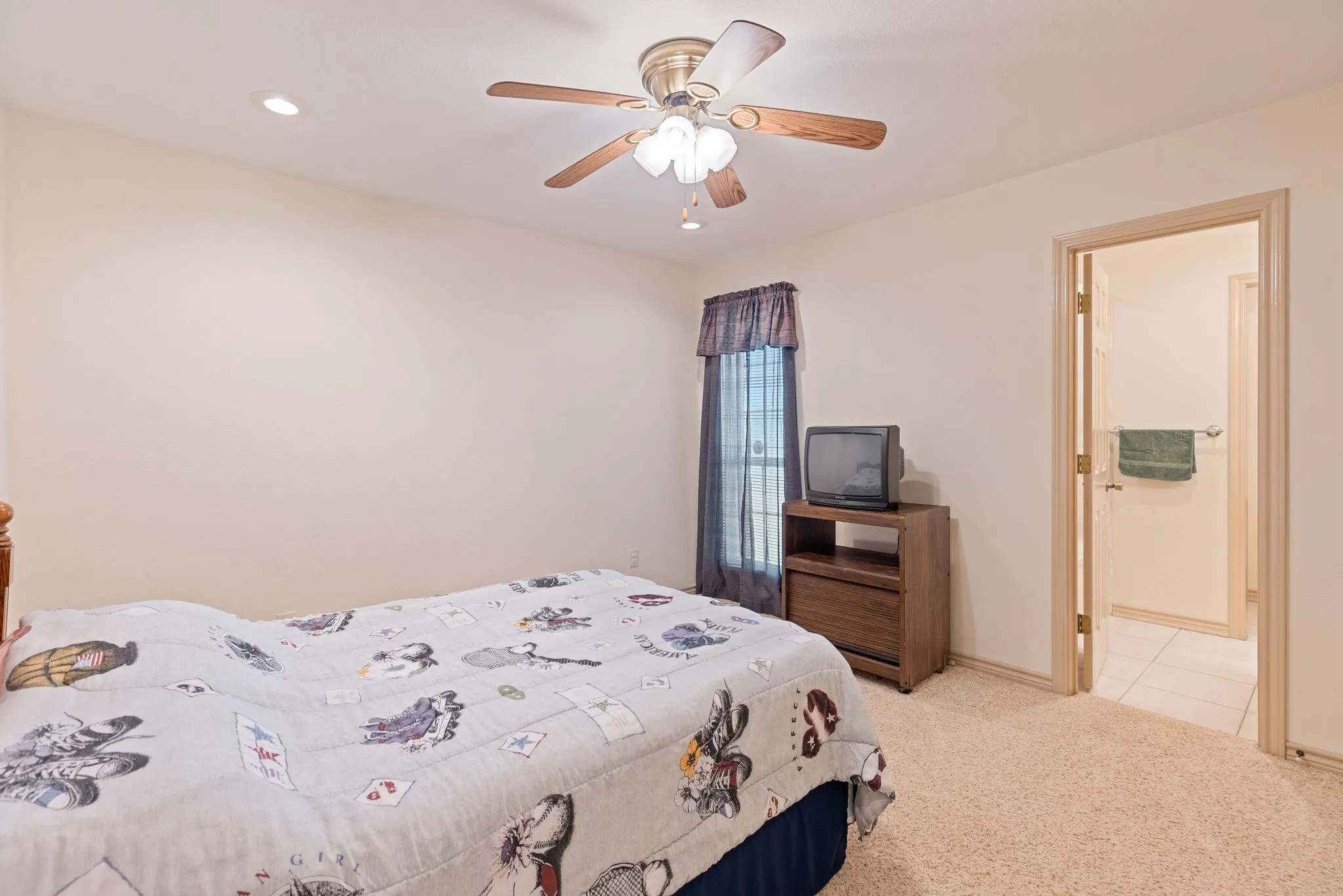 Single Family Residence For Sale in Hopkins County , 1310 County Road 3566, Dike, Texas 75437, 4 Bedroom, 3 Bathroom, 2 Garage spaces, 3,086 Sqft, built in 2005, Preowned, mls#20822524, Real Estate Agent in Dike, Homes For Sale in Hopkins county, Homes For Sale in Dike, Realtor in Dike Texas, Real Estate Brokerage Independent Realty Texas, Luminita Cordes Realtor