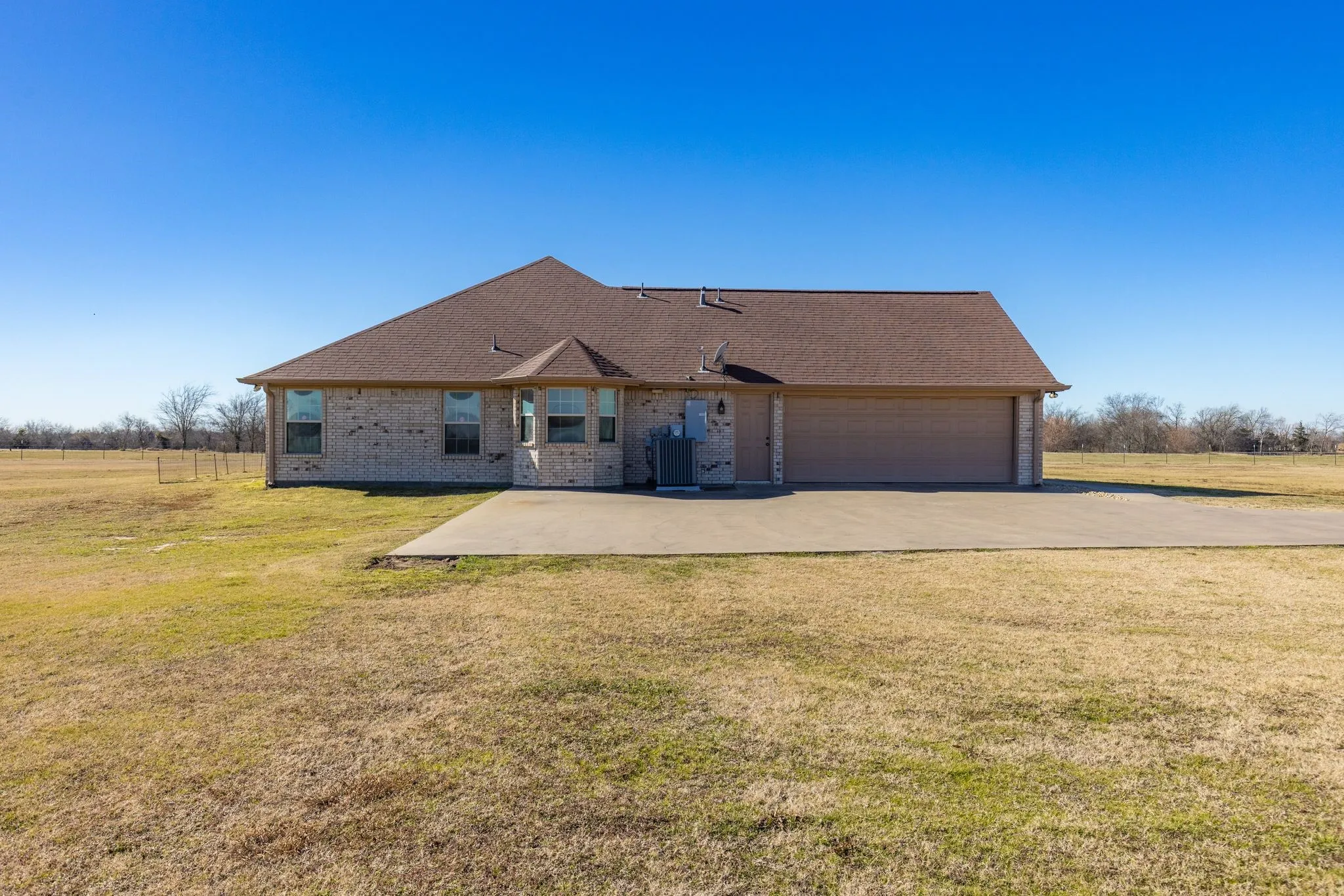 Farm For Sale in Hopkins County , Lot 4 County Road 3566, Dike, Texas 75437, 4 Bedroom, 3 Bathroom, 2 Garage spaces, 3,086 Sqft, built in 2005, Preowned, mls#20829092, Real Estate Agent in Dike, Homes For Sale in Hopkins county, Homes For Sale in Dike, Realtor in Dike Texas, Real Estate Brokerage Independent Realty Texas, Luminita Cordes Realtor