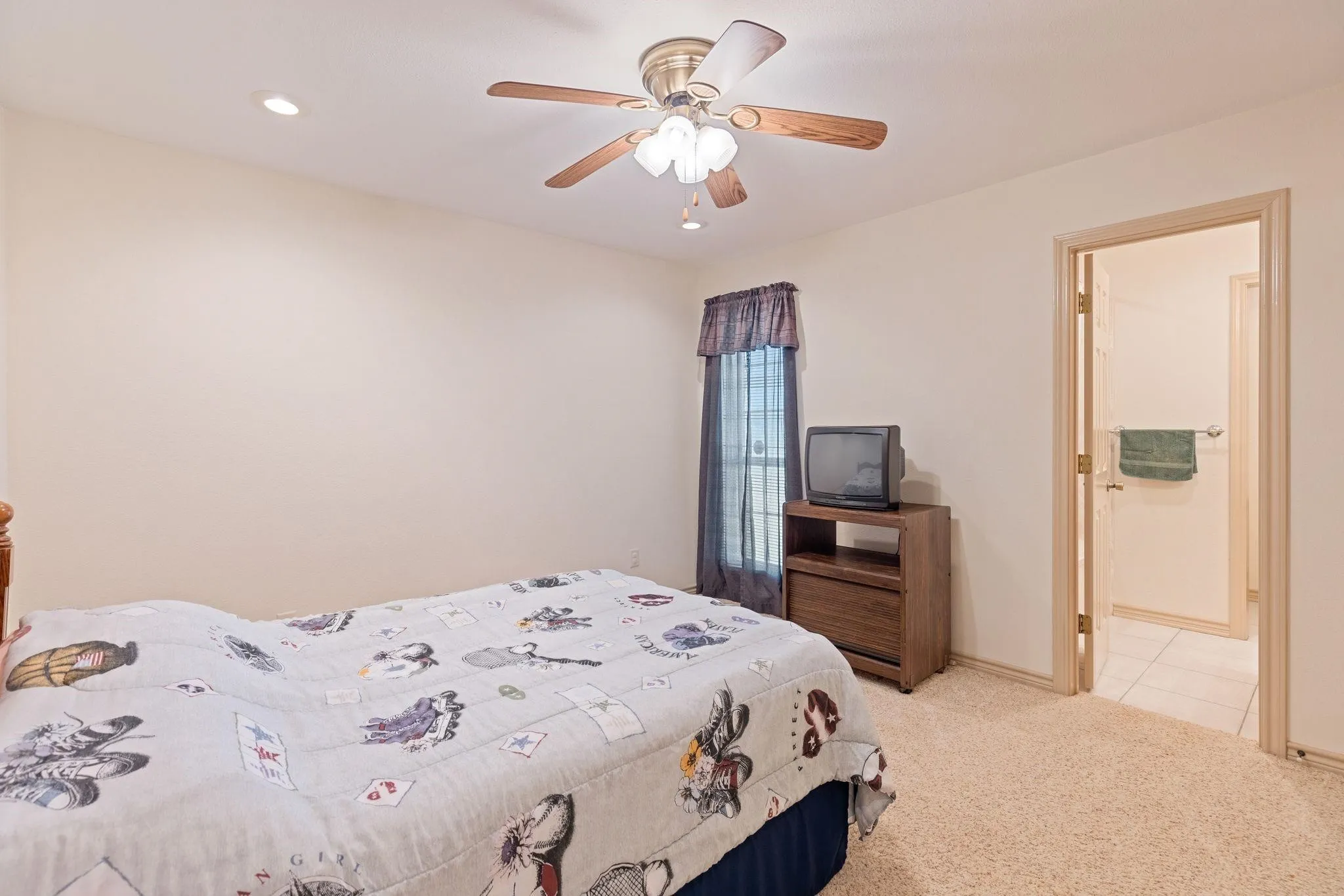 Farm For Sale in Hopkins County , Lot 4 County Road 3566, Dike, Texas 75437, 4 Bedroom, 3 Bathroom, 2 Garage spaces, 3,086 Sqft, built in 2005, Preowned, mls#20829092, Real Estate Agent in Dike, Homes For Sale in Hopkins county, Homes For Sale in Dike, Realtor in Dike Texas, Real Estate Brokerage Independent Realty Texas, Luminita Cordes Realtor