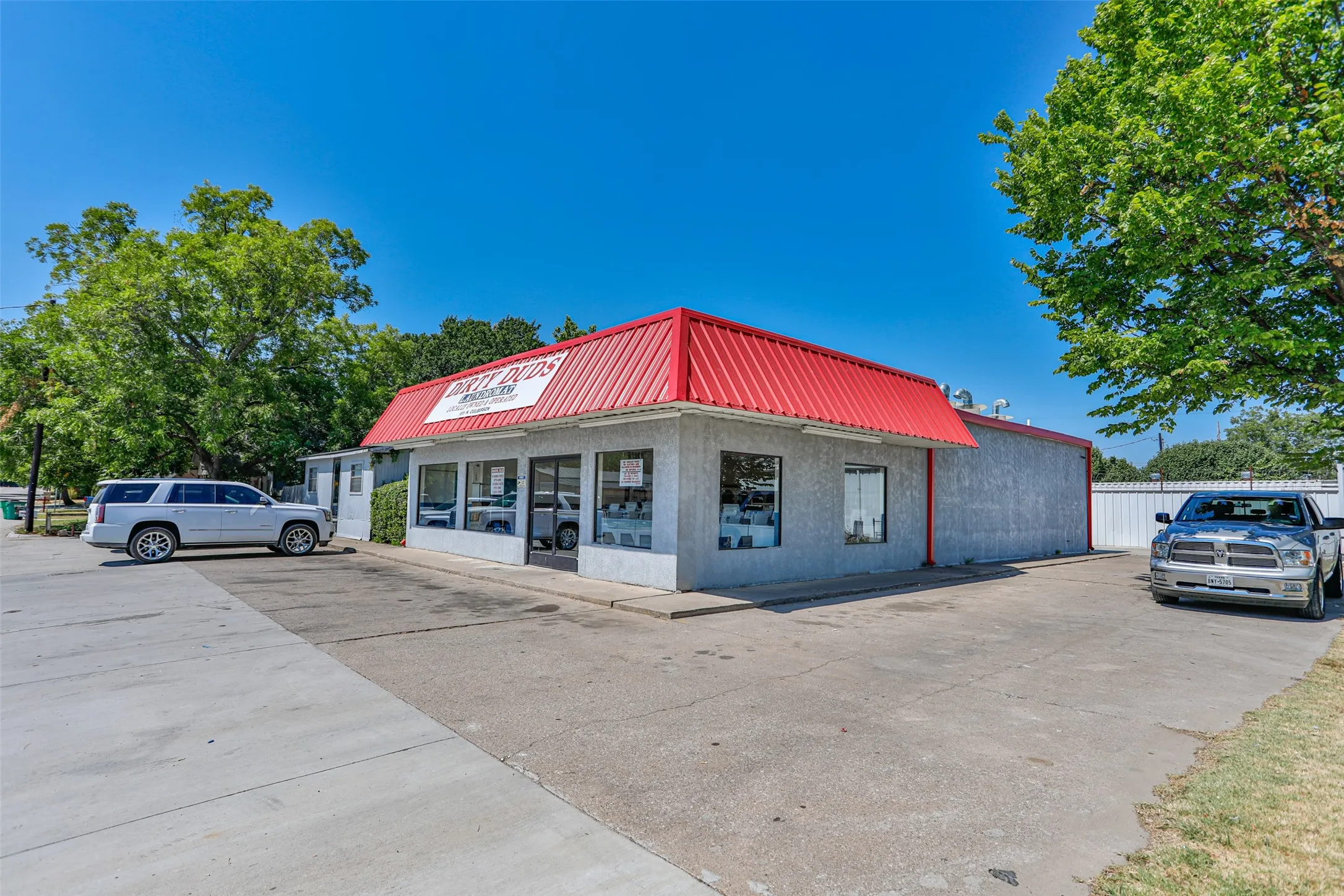 Business For Sale in Cooke County , 700 W Highway 82, Gainesville, Texas 76240, 0, 0, Garage spaces, 0 Sqft, built in 1987, Preowned, Price $2,249,000, mls#20829023, Real Estate Agent in Gainesville, Homes For Sale in Cooke county, Homes For Sale in Gainesville, Realtor in Gainesville Texas, Real Estate Brokerage Independent Realty Texas, Luminita Cordes Realtor