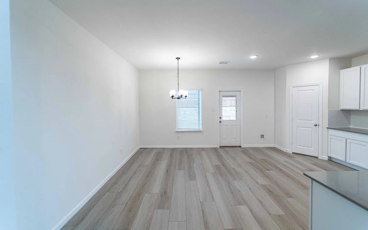 Single Family Residence For Sale in Grayson County , 2511 Hollyhill Way, Sherman, Texas 75092, 4 Bedroom, 3 Bathroom, 2 Garage spaces, 2,513 Sqft, built in 2025, New Construction - Incomplete, mls#20824119, Real Estate Agent in Sherman, Homes For Sale in Grayson county, Homes For Sale in Sherman, Realtor in Sherman Texas, Real Estate Brokerage Independent Realty Texas, Luminita Cordes Realtor