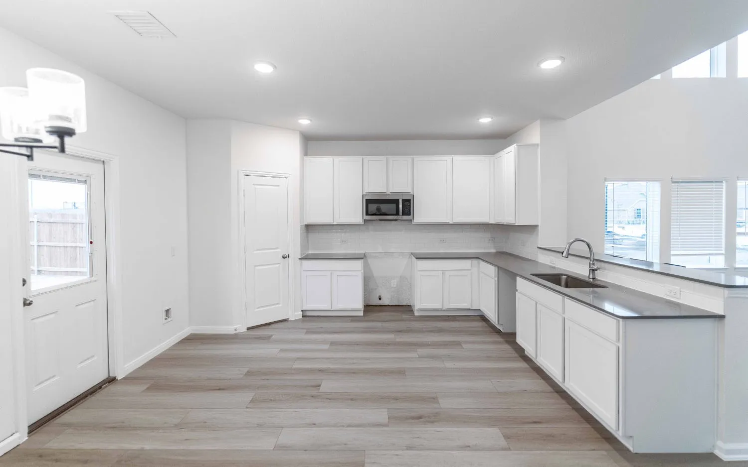 Single Family Residence For Sale in Grayson County , 2511 Hollyhill Way, Sherman, Texas 75092, 4 Bedroom, 3 Bathroom, 2 Garage spaces, 2,513 Sqft, built in 2025, New Construction - Incomplete, mls#20824119, Real Estate Agent in Sherman, Homes For Sale in Grayson county, Homes For Sale in Sherman, Realtor in Sherman Texas, Real Estate Brokerage Independent Realty Texas, Luminita Cordes Realtor