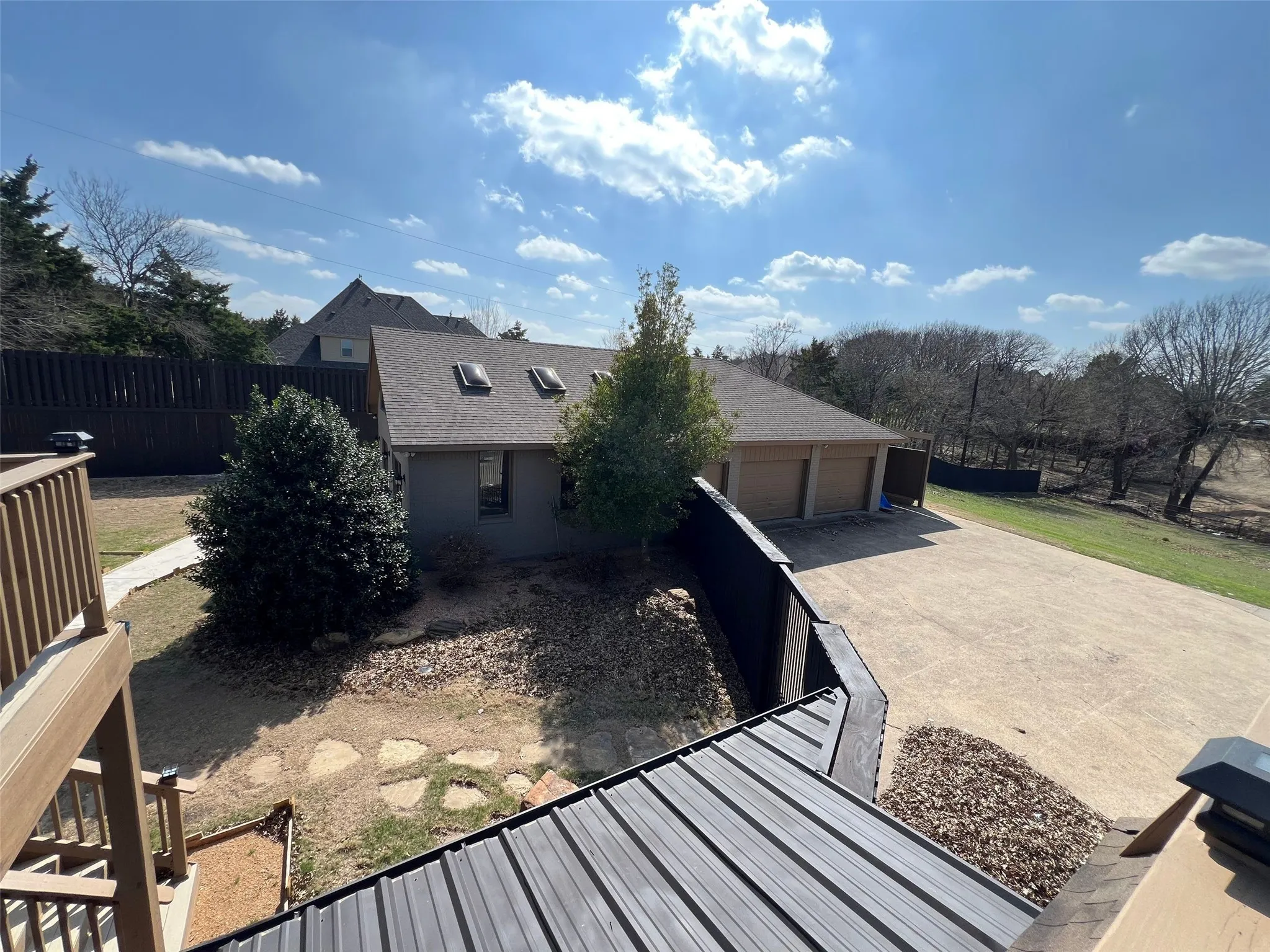 Single Family Residence For Sale in Ellis County , 5890 Montgomery Road, Midlothian, Texas 76065, 5 Bedroom, 4 Bathroom, 2 Garage spaces, 4,297 Sqft, built in 1987, Preowned, mls#20831514, Real Estate Agent in Midlothian, Homes For Sale in Ellis county, Homes For Sale in Midlothian, Realtor in Midlothian Texas, Real Estate Brokerage Independent Realty Texas, Luminita Cordes Realtor