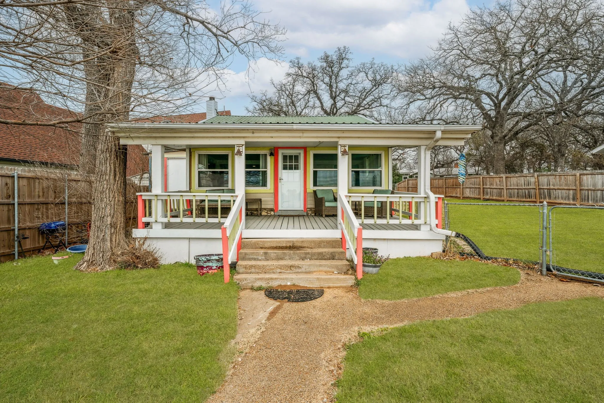 Single Family Residence For Sale in Wise County , 1662 Rogers Road, Newark, Texas 76071, 4 Bedroom, 3 Bathroom, 1 Garage spaces, 1,952 Sqft, built in 1979, Preowned, mls#20830099, Real Estate Agent in Newark, Homes For Sale in Wise county, Homes For Sale in Newark, Realtor in Newark Texas, Real Estate Brokerage Independent Realty Texas, Luminita Cordes Realtor