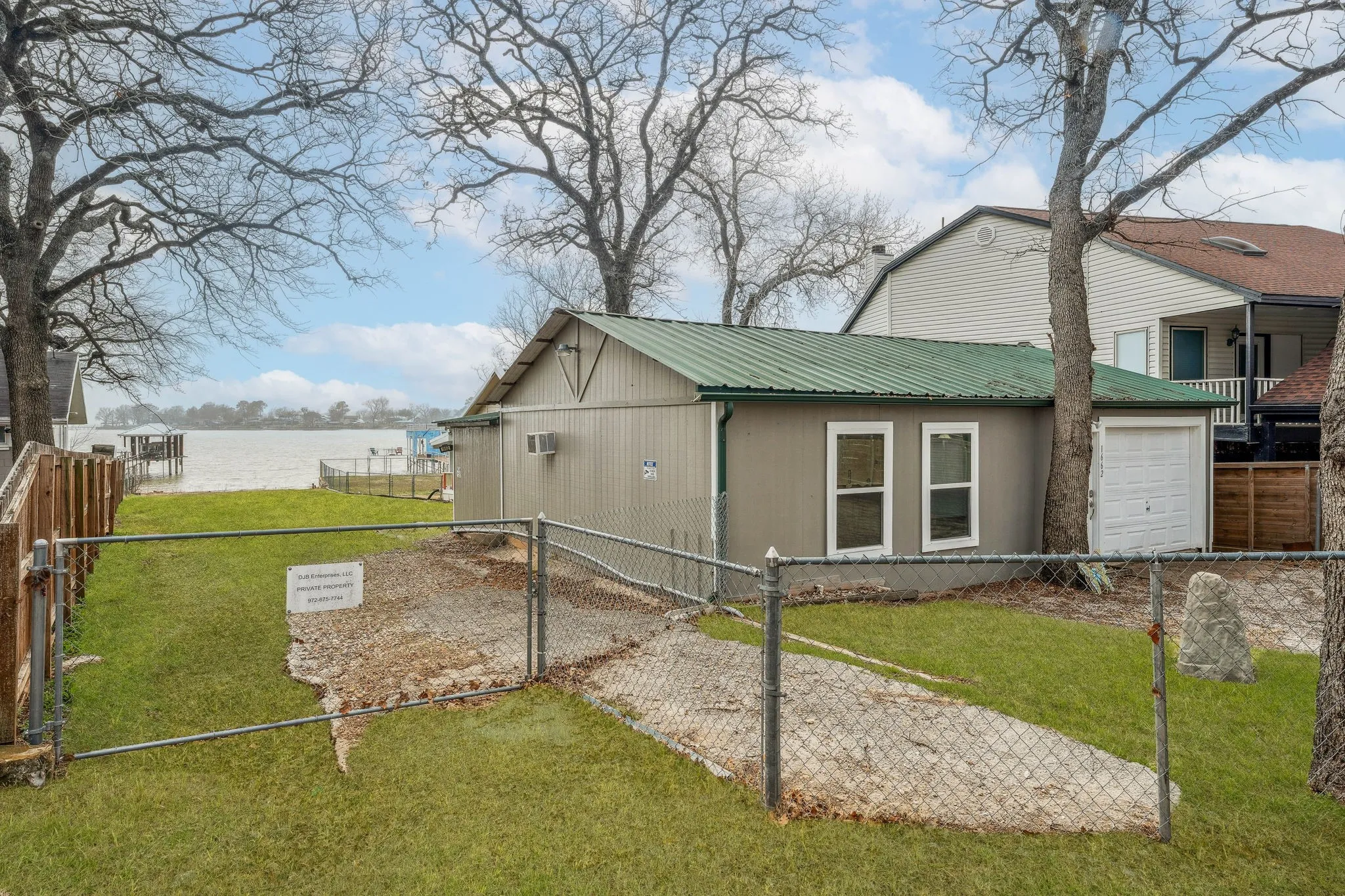 Single Family Residence For Sale in Wise County , 1662 Rogers Road, Newark, Texas 76071, 4 Bedroom, 3 Bathroom, 1 Garage spaces, 1,952 Sqft, built in 1979, Preowned, mls#20830099, Real Estate Agent in Newark, Homes For Sale in Wise county, Homes For Sale in Newark, Realtor in Newark Texas, Real Estate Brokerage Independent Realty Texas, Luminita Cordes Realtor