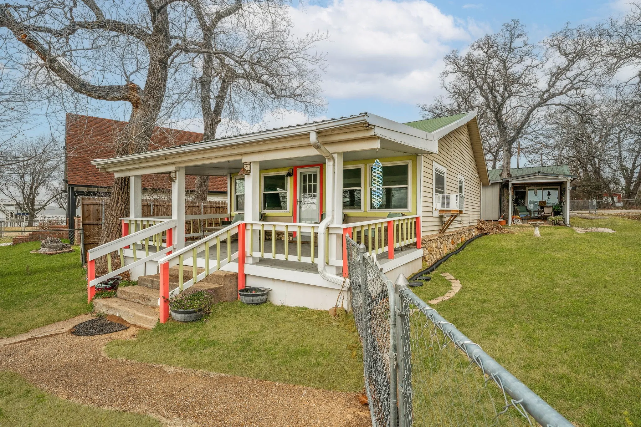 Single Family Residence For Sale in Wise County , 1662 Rogers Road, Newark, Texas 76071, 4 Bedroom, 3 Bathroom, 1 Garage spaces, 1,952 Sqft, built in 1979, Preowned, mls#20830099, Real Estate Agent in Newark, Homes For Sale in Wise county, Homes For Sale in Newark, Realtor in Newark Texas, Real Estate Brokerage Independent Realty Texas, Luminita Cordes Realtor
