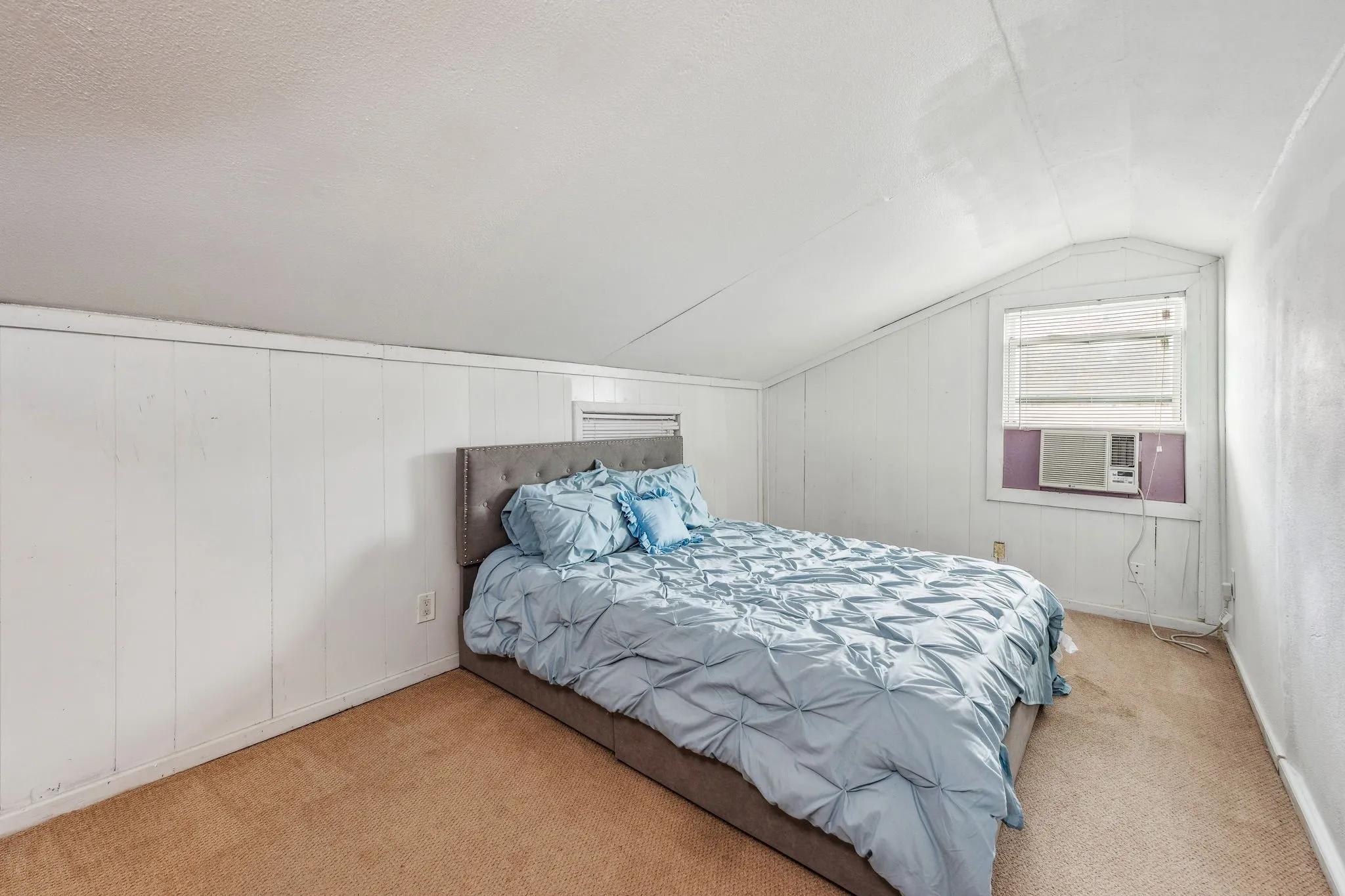 Single Family Residence For Sale in Wise County , 1662 Rogers Road, Newark, Texas 76071, 4 Bedroom, 3 Bathroom, 1 Garage spaces, 1,952 Sqft, built in 1979, Preowned, mls#20830099, Real Estate Agent in Newark, Homes For Sale in Wise county, Homes For Sale in Newark, Realtor in Newark Texas, Real Estate Brokerage Independent Realty Texas, Luminita Cordes Realtor