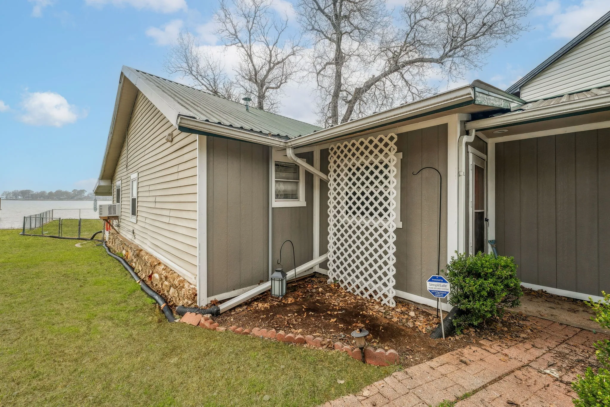 Single Family Residence For Sale in Wise County , 1662 Rogers Road, Newark, Texas 76071, 4 Bedroom, 3 Bathroom, 1 Garage spaces, 1,952 Sqft, built in 1979, Preowned, mls#20830099, Real Estate Agent in Newark, Homes For Sale in Wise county, Homes For Sale in Newark, Realtor in Newark Texas, Real Estate Brokerage Independent Realty Texas, Luminita Cordes Realtor