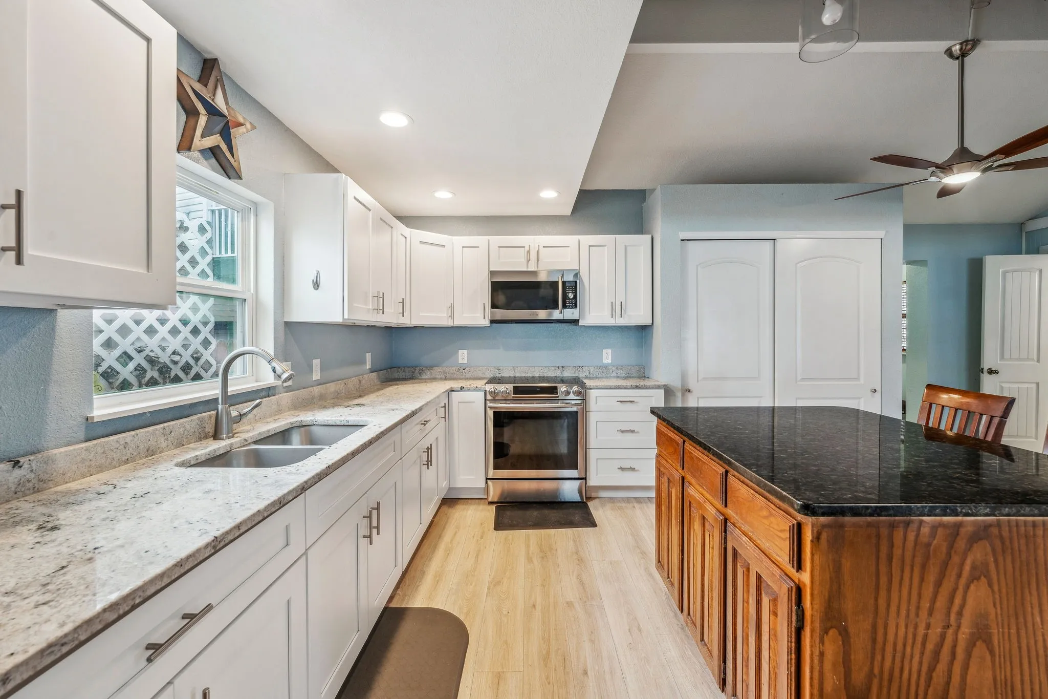 Single Family Residence For Sale in Wise County , 1662 Rogers Road, Newark, Texas 76071, 4 Bedroom, 3 Bathroom, 1 Garage spaces, 1,952 Sqft, built in 1979, Preowned, mls#20830099, Real Estate Agent in Newark, Homes For Sale in Wise county, Homes For Sale in Newark, Realtor in Newark Texas, Real Estate Brokerage Independent Realty Texas, Luminita Cordes Realtor