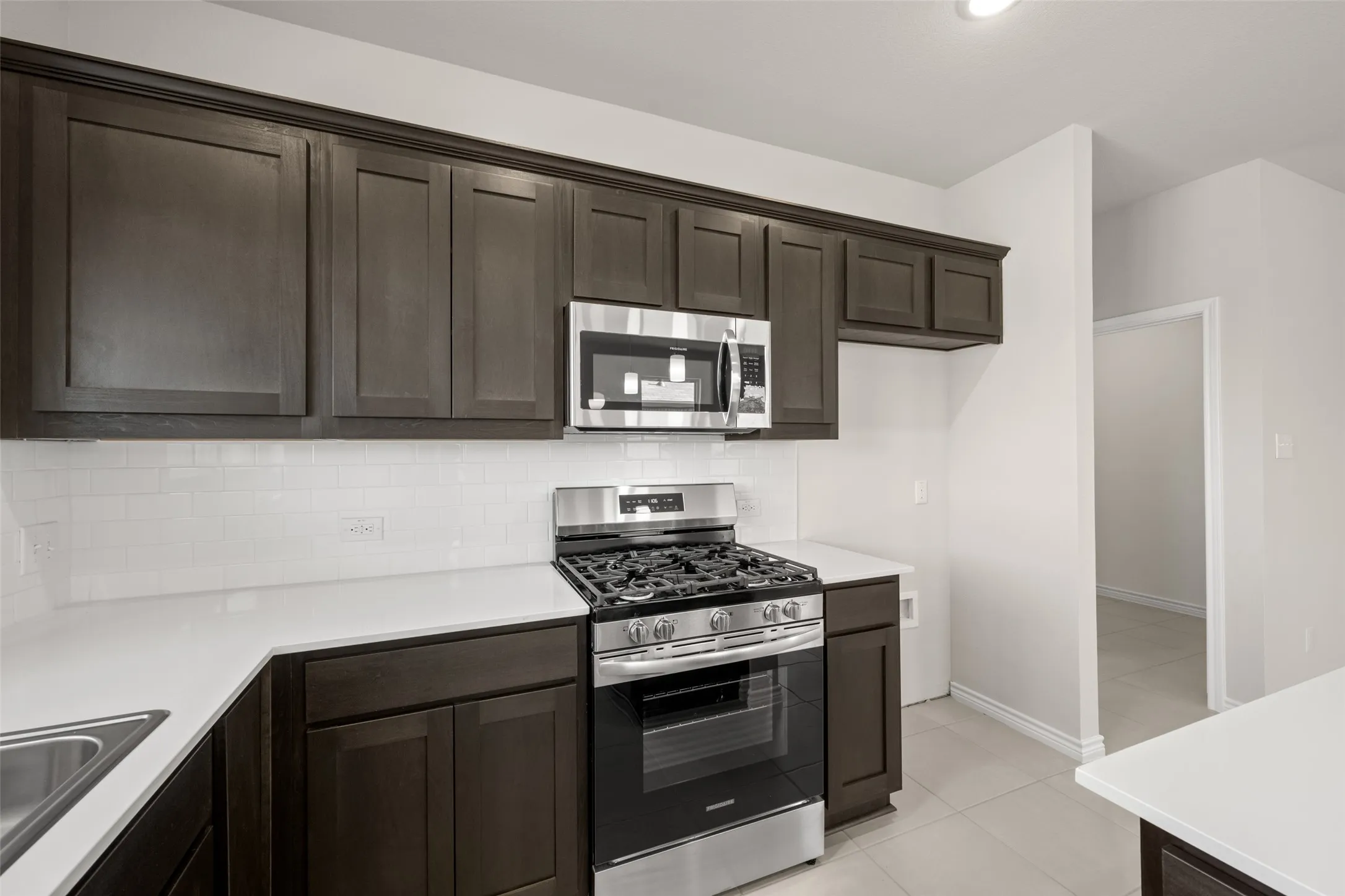 1902 Cheyenne- Kitchen-5