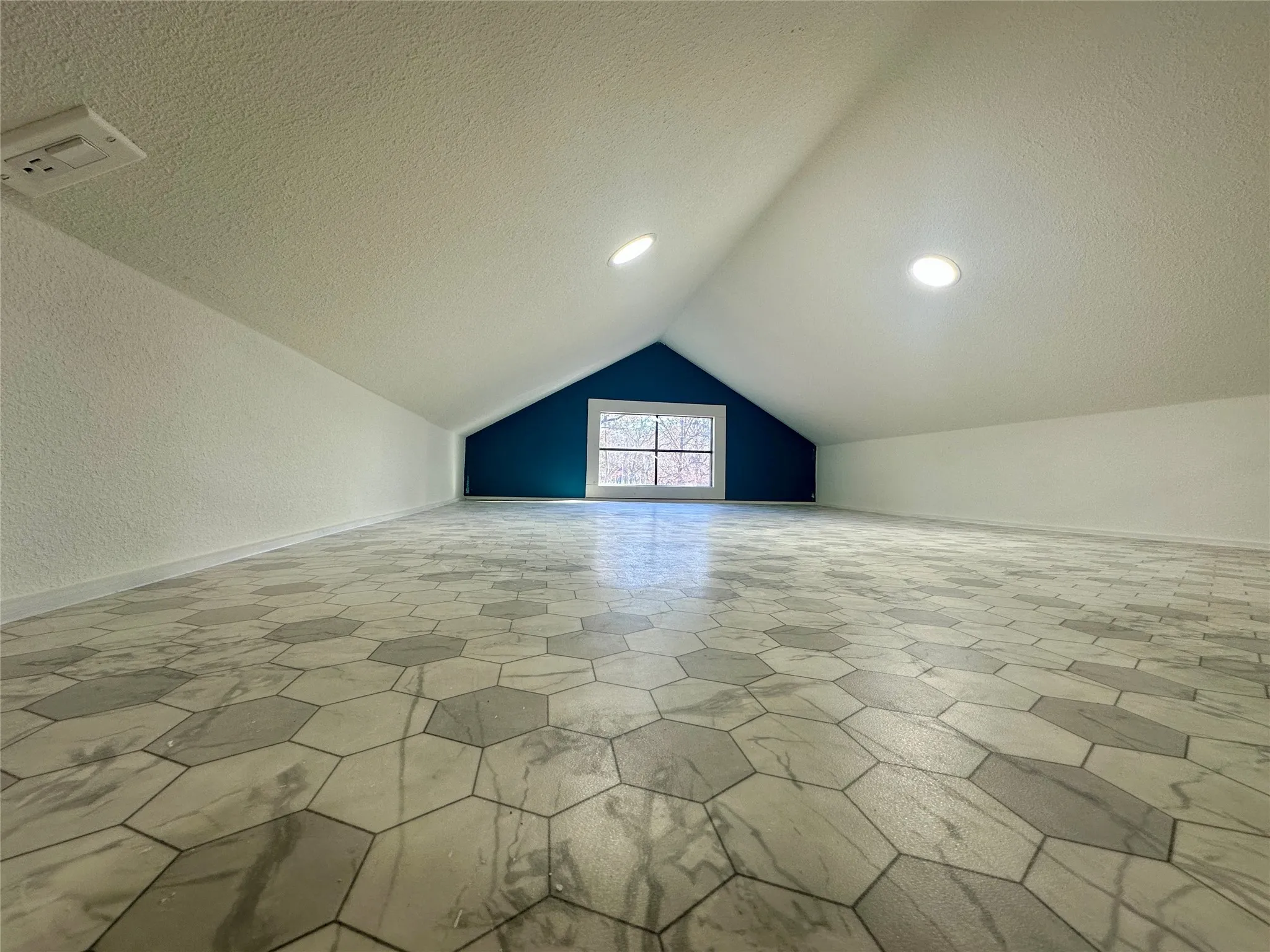 Single Family Residence For Sale in Wood County , 334 PR 8573, Winnsboro, Texas 75497, 1 Bedroom, 2 Bathroom, Garage spaces, 567 Sqft, built in 2023, Preowned, mls#20832031, Real Estate Agent in Winnsboro, Homes For Sale in Wood county, Homes For Sale in Winnsboro, Realtor in Winnsboro Texas, Real Estate Brokerage Independent Realty Texas, Luminita Cordes Realtor