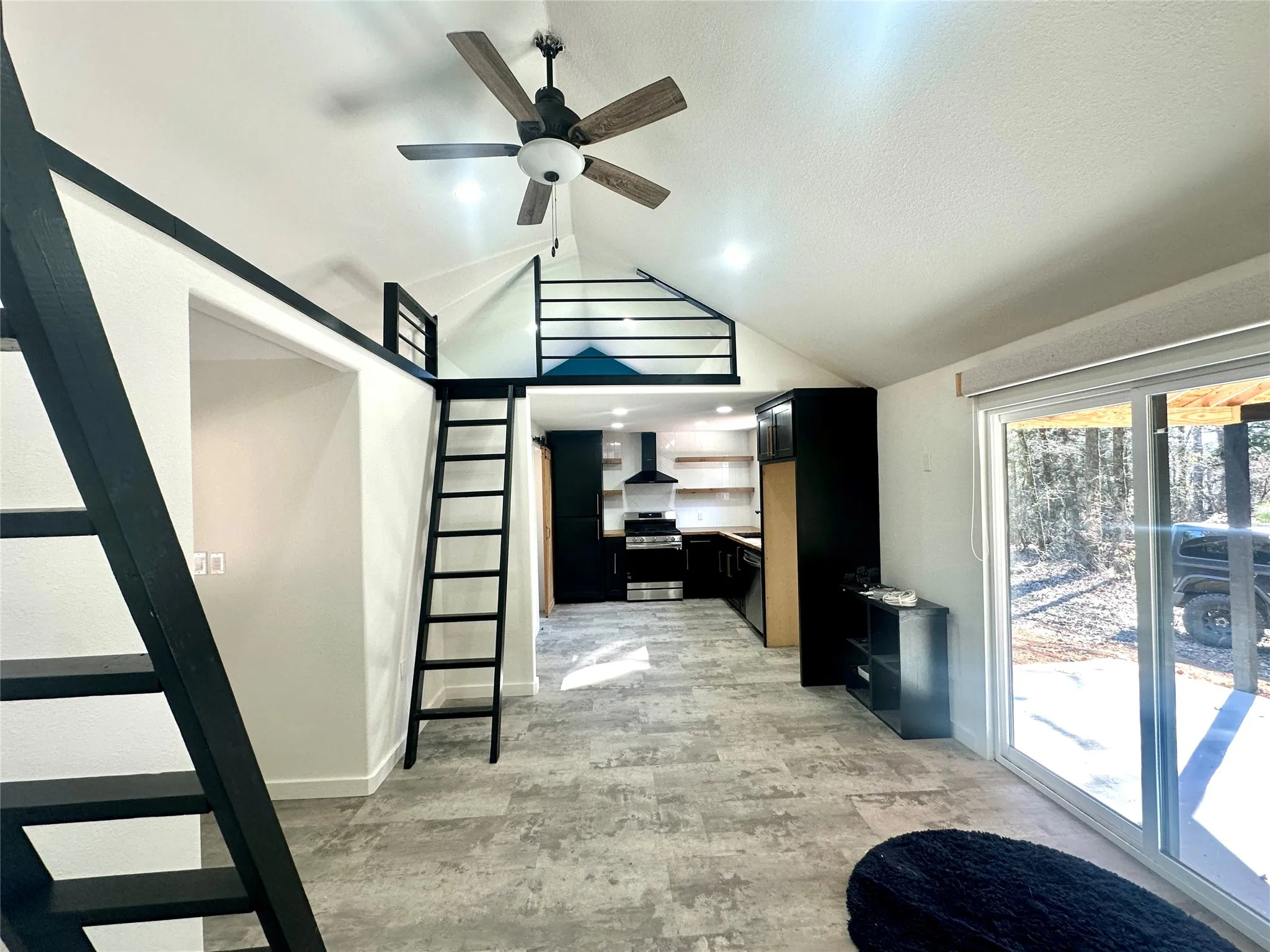 Single Family Residence For Sale in Wood County , 334 PR 8573, Winnsboro, Texas 75497, 1 Bedroom, 2 Bathroom, Garage spaces, 567 Sqft, built in 2023, Preowned, mls#20832031, Real Estate Agent in Winnsboro, Homes For Sale in Wood county, Homes For Sale in Winnsboro, Realtor in Winnsboro Texas, Real Estate Brokerage Independent Realty Texas, Luminita Cordes Realtor