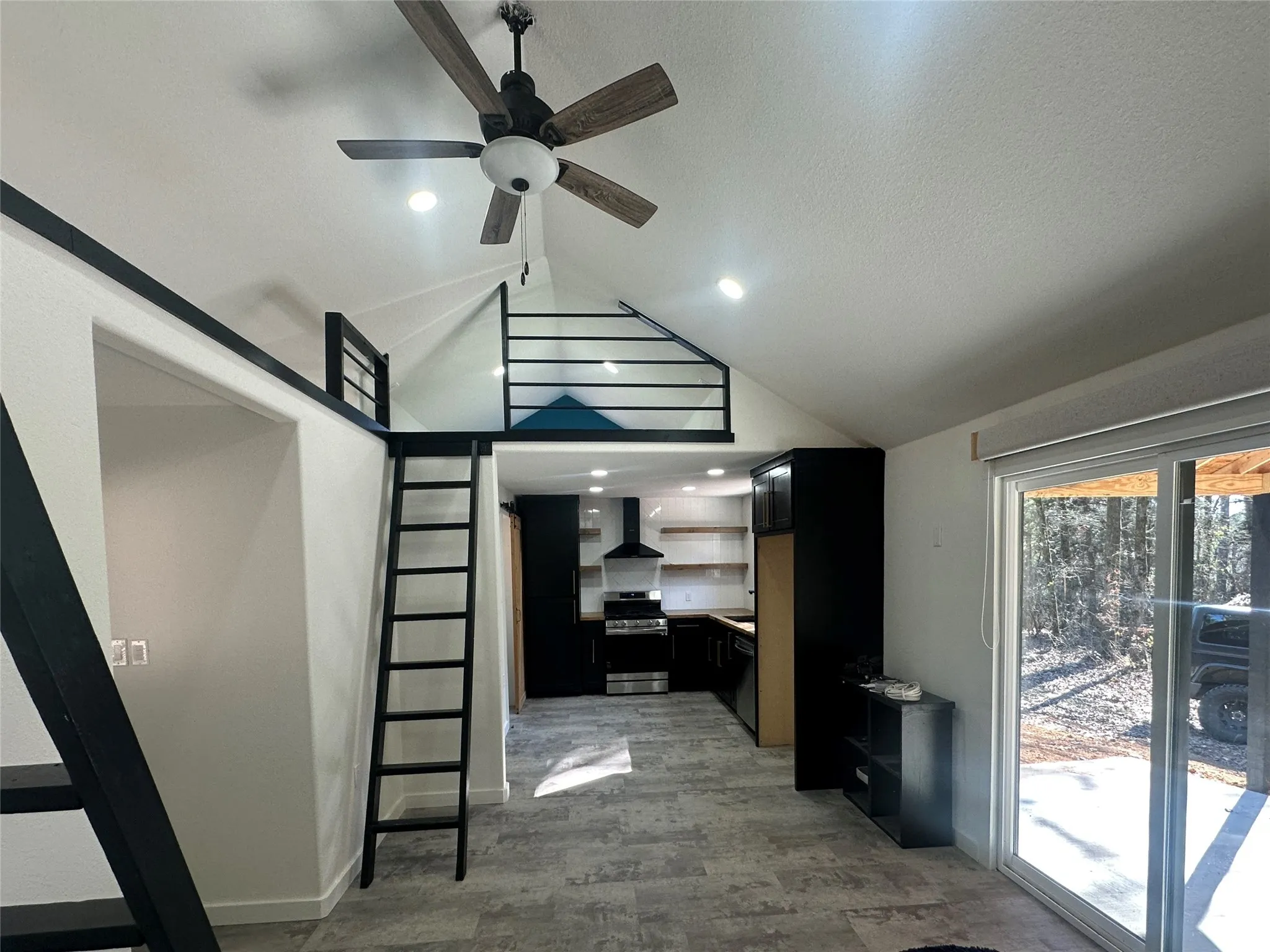 Single Family Residence For Sale in Wood County , 334 PR 8573, Winnsboro, Texas 75497, 1 Bedroom, 2 Bathroom, Garage spaces, 567 Sqft, built in 2023, Preowned, mls#20832031, Real Estate Agent in Winnsboro, Homes For Sale in Wood county, Homes For Sale in Winnsboro, Realtor in Winnsboro Texas, Real Estate Brokerage Independent Realty Texas, Luminita Cordes Realtor