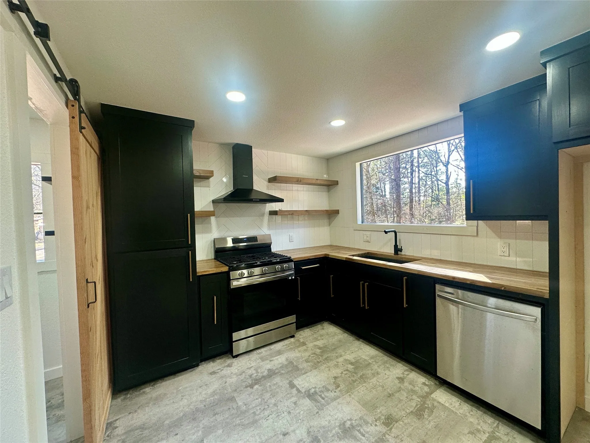 Single Family Residence For Sale in Wood County , 334 PR 8573, Winnsboro, Texas 75497, 1 Bedroom, 2 Bathroom, Garage spaces, 567 Sqft, built in 2023, Preowned, mls#20832031, Real Estate Agent in Winnsboro, Homes For Sale in Wood county, Homes For Sale in Winnsboro, Realtor in Winnsboro Texas, Real Estate Brokerage Independent Realty Texas, Luminita Cordes Realtor