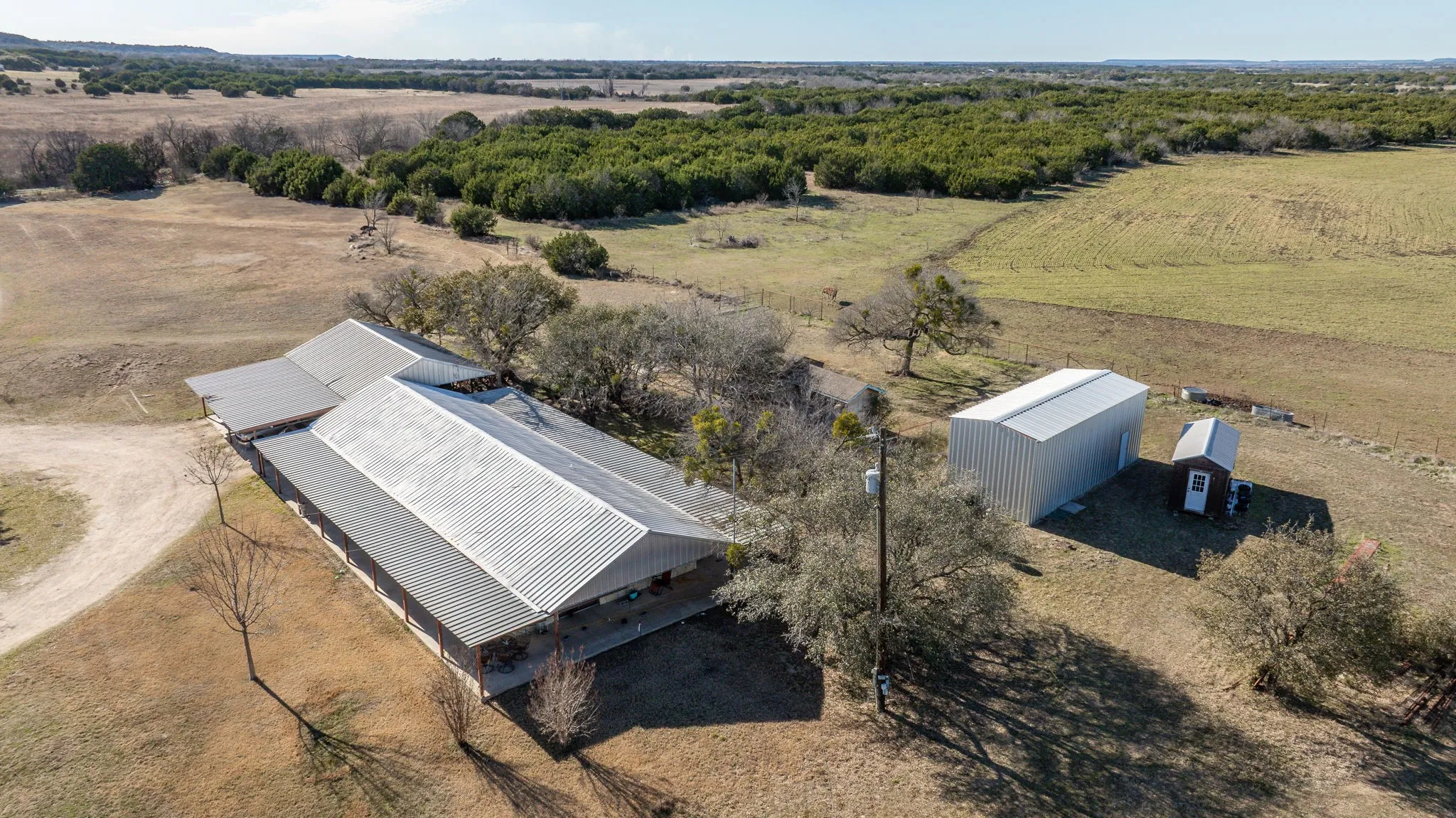 Farm For Sale in Bosque County , 172 PRIVATE ROAD 2361, Meridian, Texas 76665, 3 Bedroom, 2 Bathroom, Garage spaces, 1,848 Sqft, built in 1978, mls#20833448, Real Estate Agent in Meridian, Homes For Sale in Bosque county, Homes For Sale in Meridian, Realtor in Meridian Texas, Real Estate Brokerage Independent Realty Texas, Luminita Cordes Realtor