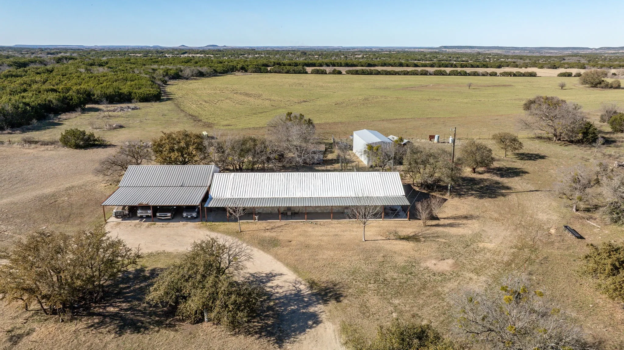 Farm For Sale in Bosque County , 172 PRIVATE ROAD 2361, Meridian, Texas 76665, 3 Bedroom, 2 Bathroom, Garage spaces, 1,848 Sqft, built in 1978, mls#20833448, Real Estate Agent in Meridian, Homes For Sale in Bosque county, Homes For Sale in Meridian, Realtor in Meridian Texas, Real Estate Brokerage Independent Realty Texas, Luminita Cordes Realtor