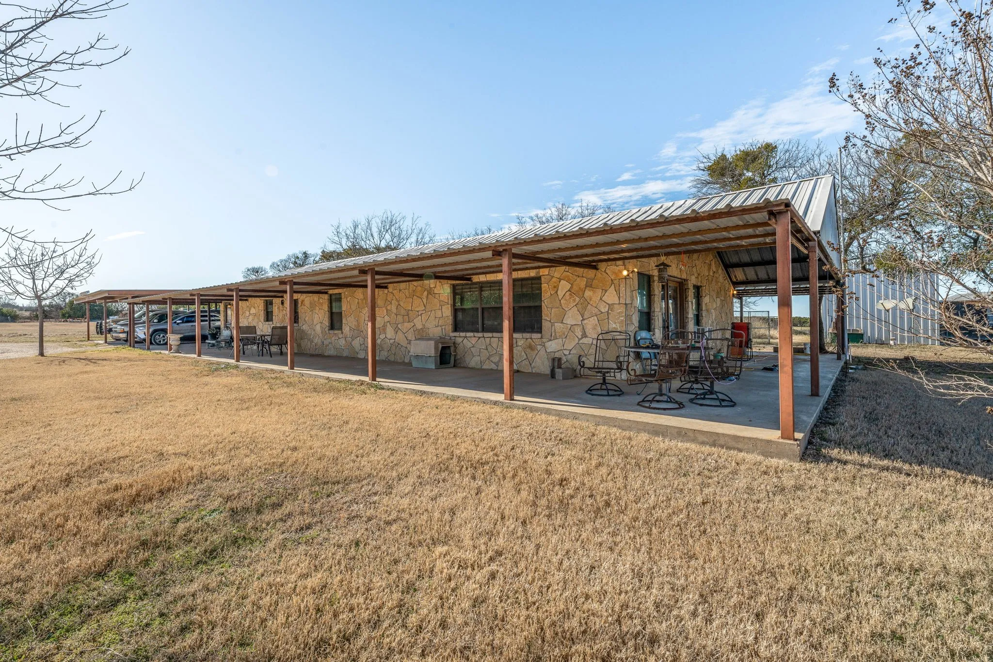 Farm For Sale in Bosque County , 172 PRIVATE ROAD 2361, Meridian, Texas 76665, 3 Bedroom, 2 Bathroom, Garage spaces, 1,848 Sqft, built in 1978, mls#20833448, Real Estate Agent in Meridian, Homes For Sale in Bosque county, Homes For Sale in Meridian, Realtor in Meridian Texas, Real Estate Brokerage Independent Realty Texas, Luminita Cordes Realtor