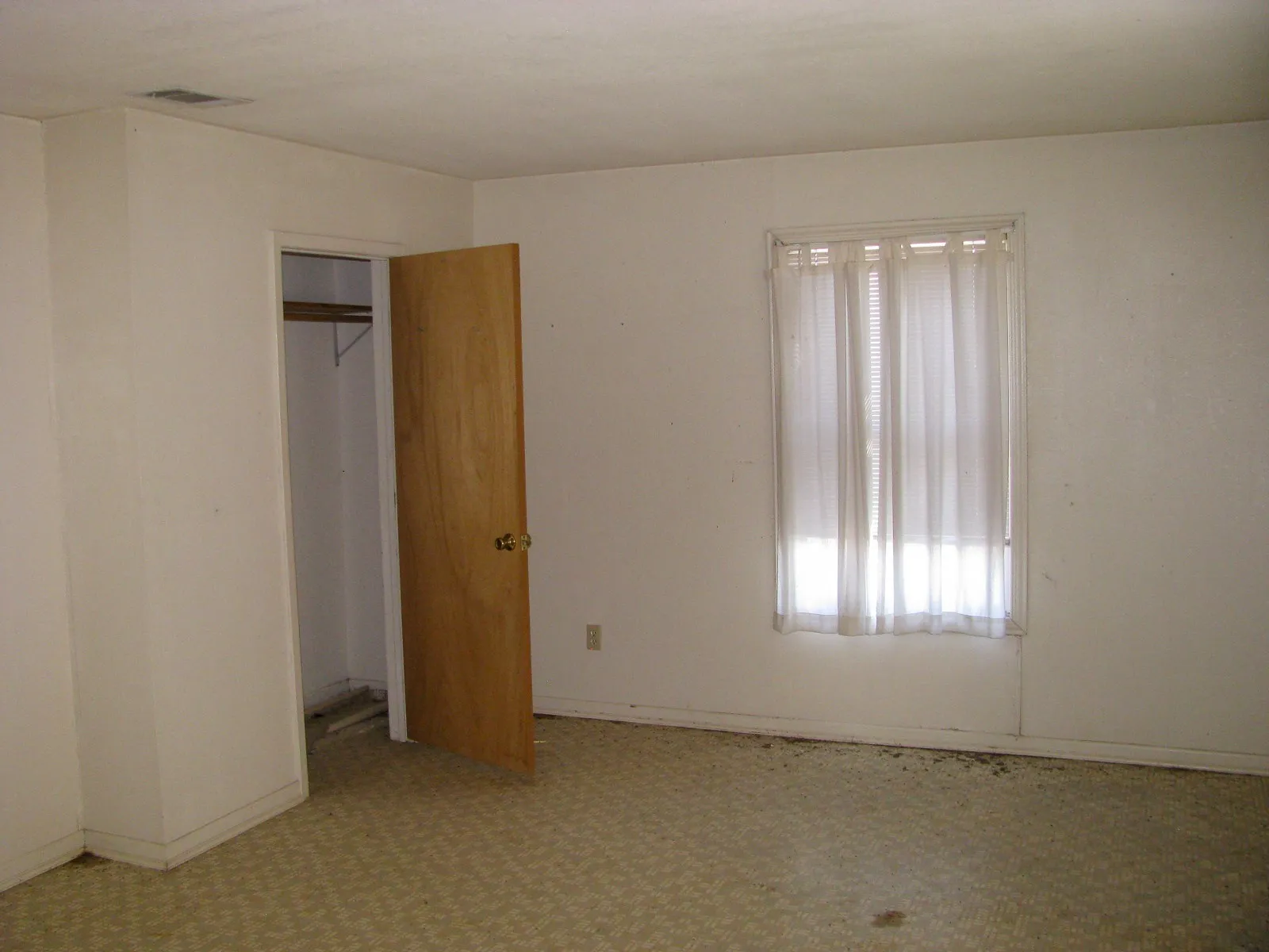 Single Family Residence For Sale in Coryell County , 4463 County Road 158, Evant, Texas 76525, 2 Bedroom, 1 Bathroom, Garage spaces, 1,147 Sqft, built in 1980, Preowned, mls#20834204, Real Estate Agent in Evant, Homes For Sale in Coryell county, Homes For Sale in Evant, Realtor in Evant Texas, Real Estate Brokerage Independent Realty Texas, Luminita Cordes Realtor