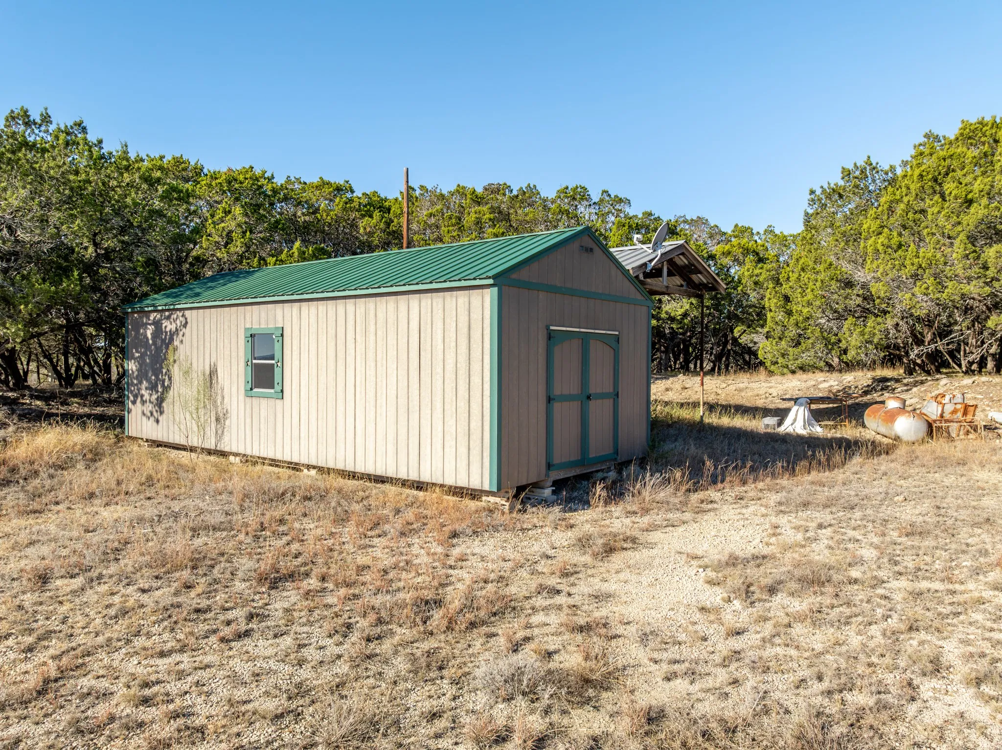 Single Family Residence For Sale in Coryell County , 4463 County Road 158, Evant, Texas 76525, 2 Bedroom, 1 Bathroom, Garage spaces, 1,147 Sqft, built in 1980, Preowned, mls#20834204, Real Estate Agent in Evant, Homes For Sale in Coryell county, Homes For Sale in Evant, Realtor in Evant Texas, Real Estate Brokerage Independent Realty Texas, Luminita Cordes Realtor