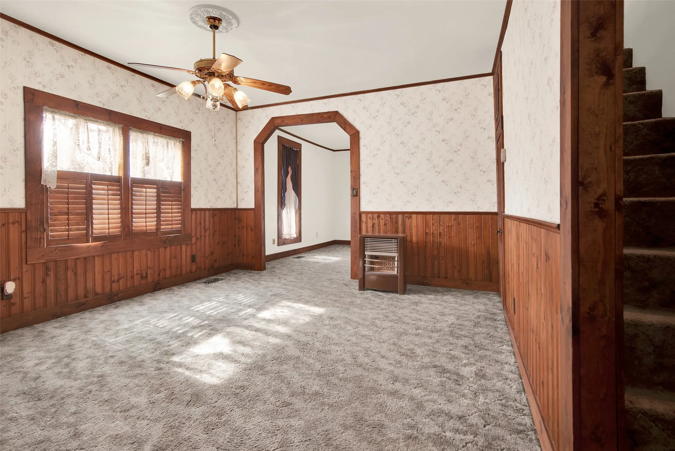 Single Family Residence For Sale in Grayson County , 404 N Blanton, Whitewright, Texas 75491, 3 Bedroom, 2 Bathroom, 2 Garage spaces, 1,466 Sqft, built in 1920, Preowned, mls#20834416, Real Estate Agent in Whitewright, Homes For Sale in Grayson county, Homes For Sale in Whitewright, Realtor in Whitewright Texas, Real Estate Brokerage Independent Realty Texas, Luminita Cordes Realtor