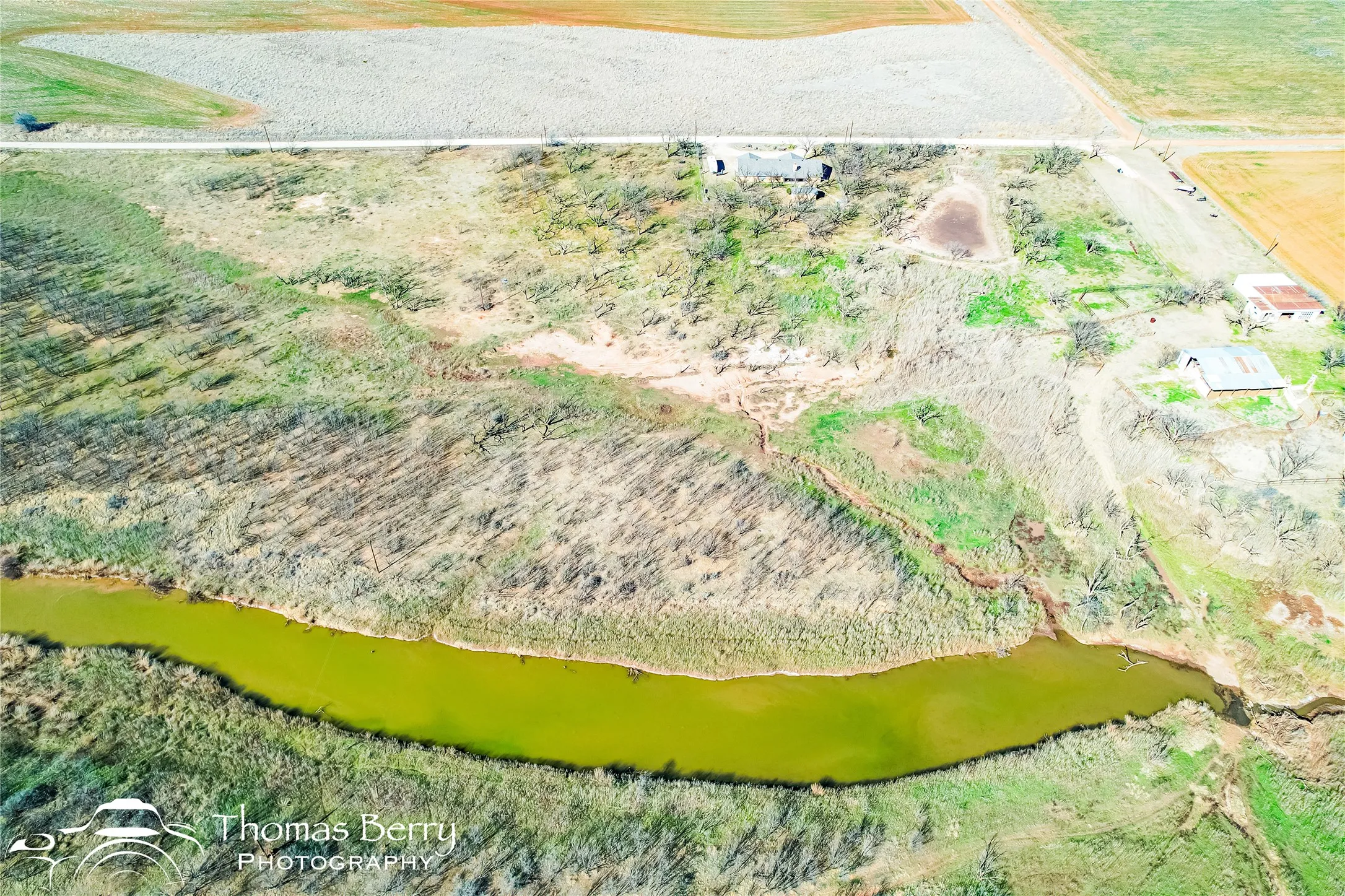 Single Family Residence For Sale in Jones County , 5061 COUNTY ROAD 146, Stamford, Texas 79553, 3 Bedroom, 3 Bathroom, 2 Garage spaces, 3,188 Sqft, built in 1981, Preowned, mls#20834309, Real Estate Agent in Stamford, Homes For Sale in Jones county, Homes For Sale in Stamford, Realtor in Stamford Texas, Real Estate Brokerage Independent Realty Texas, Luminita Cordes Realtor