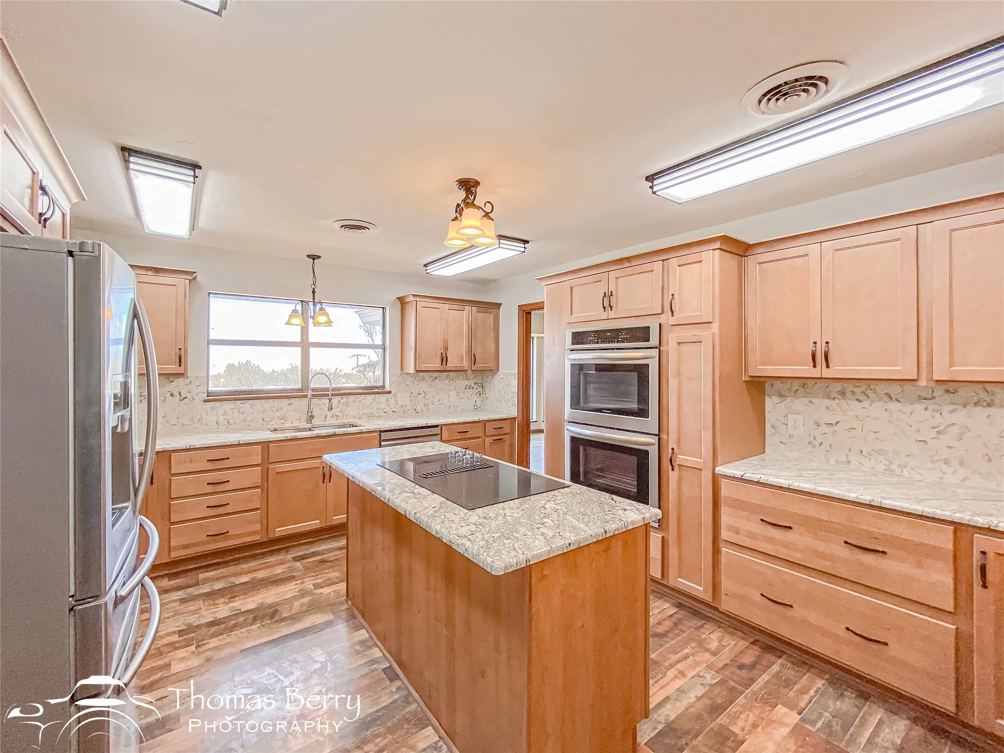 Single Family Residence For Sale in Jones County , 5061 COUNTY ROAD 146, Stamford, Texas 79553, 3 Bedroom, 3 Bathroom, 2 Garage spaces, 3,188 Sqft, built in 1981, Preowned, mls#20834309, Real Estate Agent in Stamford, Homes For Sale in Jones county, Homes For Sale in Stamford, Realtor in Stamford Texas, Real Estate Brokerage Independent Realty Texas, Luminita Cordes Realtor