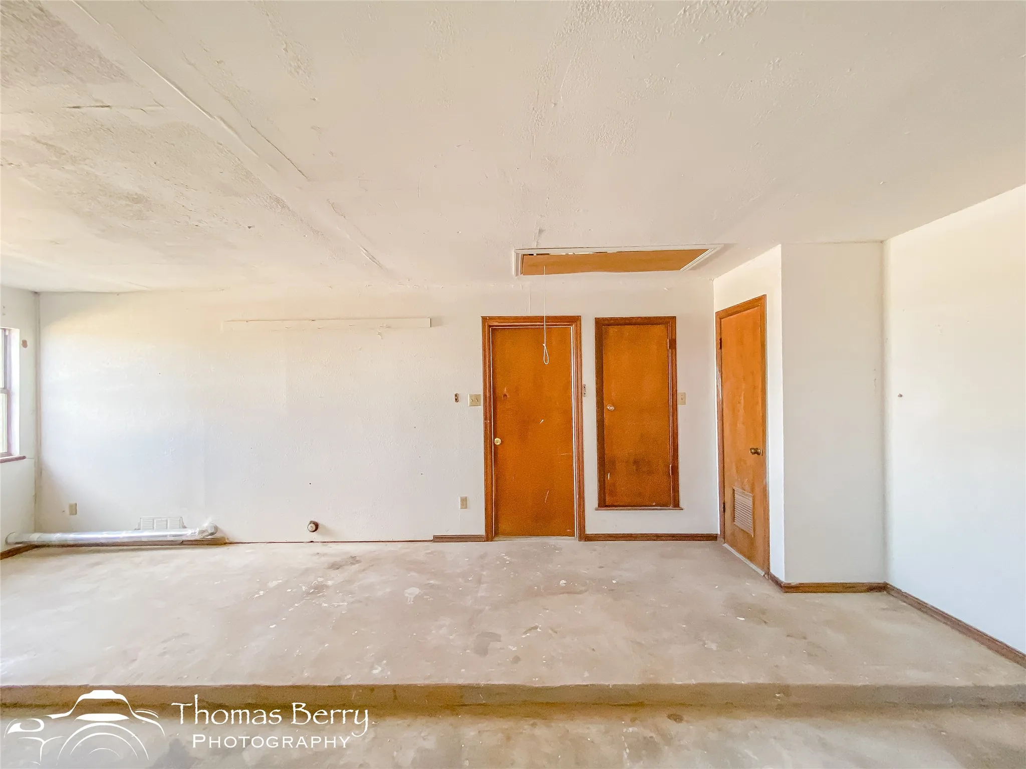 Single Family Residence For Sale in Jones County , 5061 COUNTY ROAD 146, Stamford, Texas 79553, 3 Bedroom, 3 Bathroom, 2 Garage spaces, 3,188 Sqft, built in 1981, Preowned, mls#20834309, Real Estate Agent in Stamford, Homes For Sale in Jones county, Homes For Sale in Stamford, Realtor in Stamford Texas, Real Estate Brokerage Independent Realty Texas, Luminita Cordes Realtor