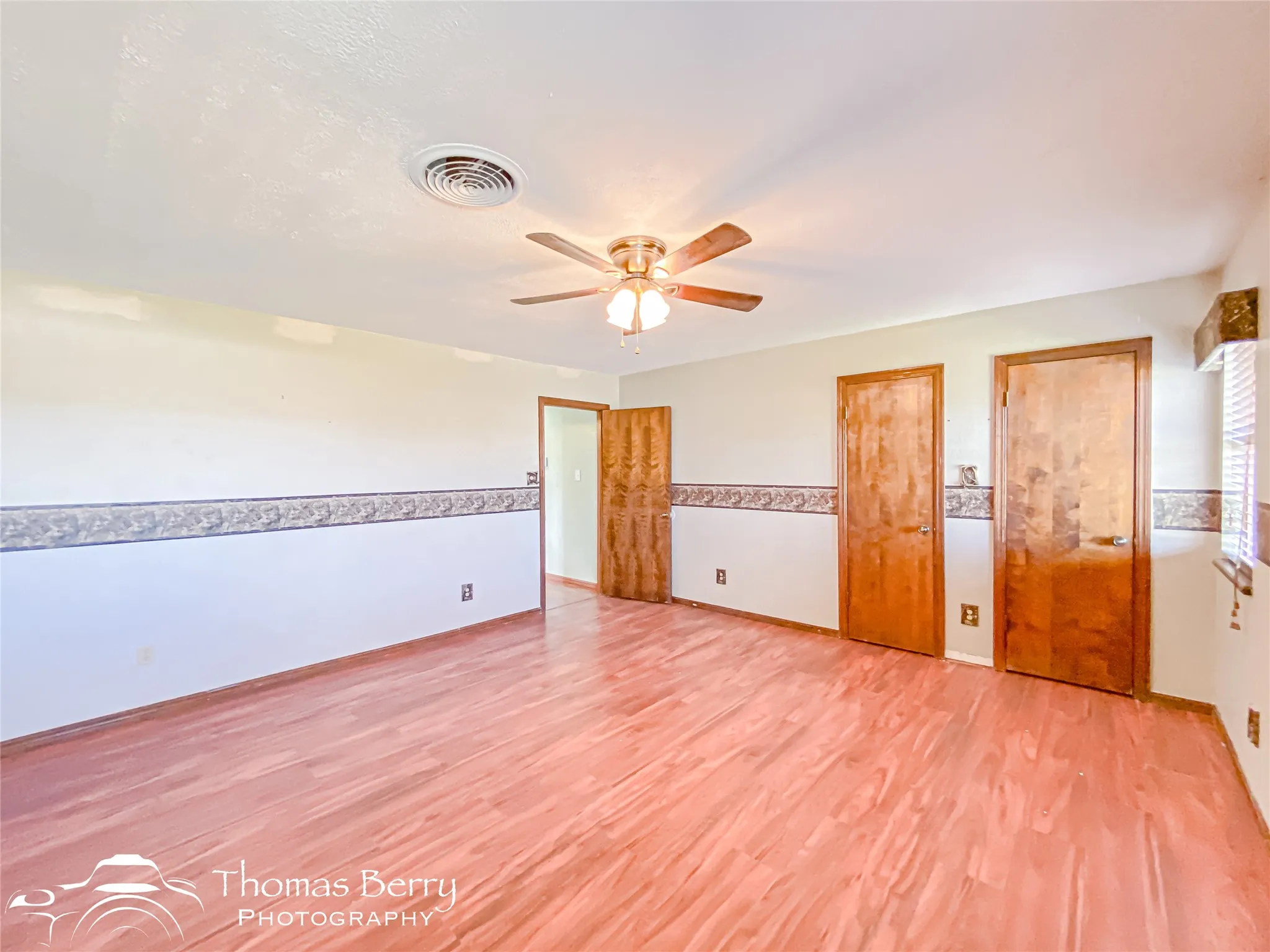 Single Family Residence For Sale in Jones County , 5061 COUNTY ROAD 146, Stamford, Texas 79553, 3 Bedroom, 3 Bathroom, 2 Garage spaces, 3,188 Sqft, built in 1981, Preowned, mls#20834309, Real Estate Agent in Stamford, Homes For Sale in Jones county, Homes For Sale in Stamford, Realtor in Stamford Texas, Real Estate Brokerage Independent Realty Texas, Luminita Cordes Realtor