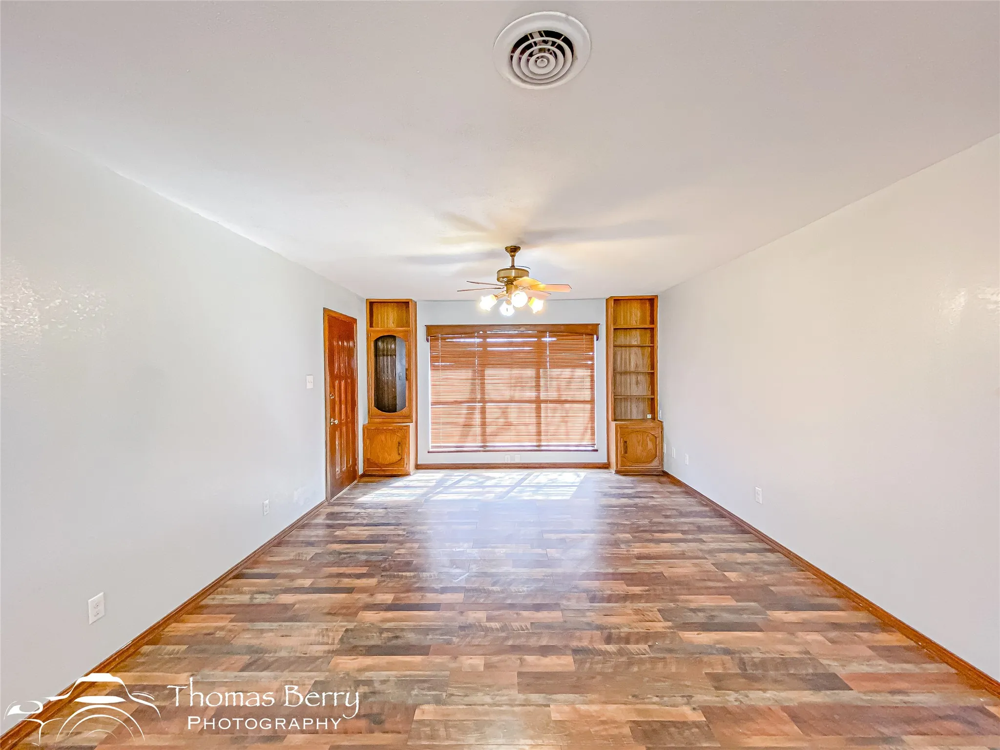 Single Family Residence For Sale in Jones County , 5061 COUNTY ROAD 146, Stamford, Texas 79553, 3 Bedroom, 3 Bathroom, 2 Garage spaces, 3,188 Sqft, built in 1981, Preowned, mls#20834309, Real Estate Agent in Stamford, Homes For Sale in Jones county, Homes For Sale in Stamford, Realtor in Stamford Texas, Real Estate Brokerage Independent Realty Texas, Luminita Cordes Realtor