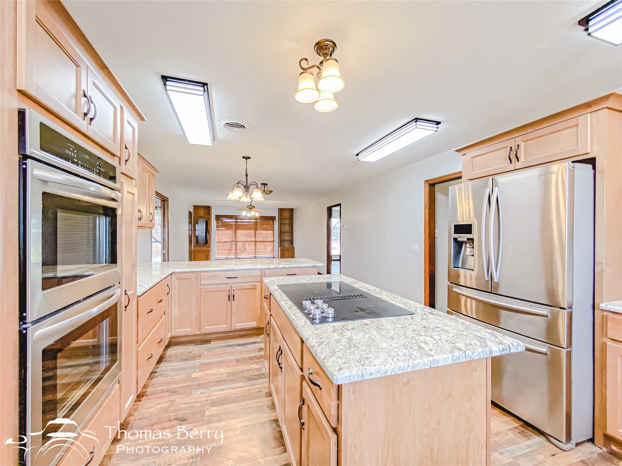 Single Family Residence For Sale in Jones County , 5061 COUNTY ROAD 146, Stamford, Texas 79553, 3 Bedroom, 3 Bathroom, 2 Garage spaces, 3,188 Sqft, built in 1981, Preowned, mls#20834309, Real Estate Agent in Stamford, Homes For Sale in Jones county, Homes For Sale in Stamford, Realtor in Stamford Texas, Real Estate Brokerage Independent Realty Texas, Luminita Cordes Realtor