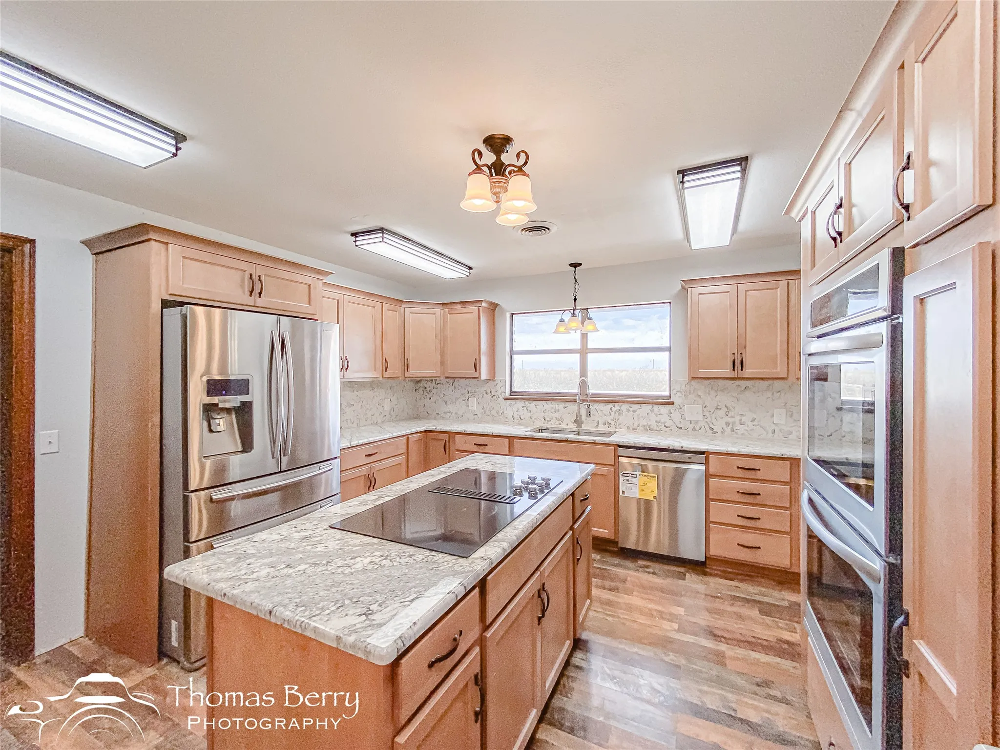Single Family Residence For Sale in Jones County , 5061 COUNTY ROAD 146, Stamford, Texas 79553, 3 Bedroom, 3 Bathroom, 2 Garage spaces, 3,188 Sqft, built in 1981, Preowned, mls#20834309, Real Estate Agent in Stamford, Homes For Sale in Jones county, Homes For Sale in Stamford, Realtor in Stamford Texas, Real Estate Brokerage Independent Realty Texas, Luminita Cordes Realtor