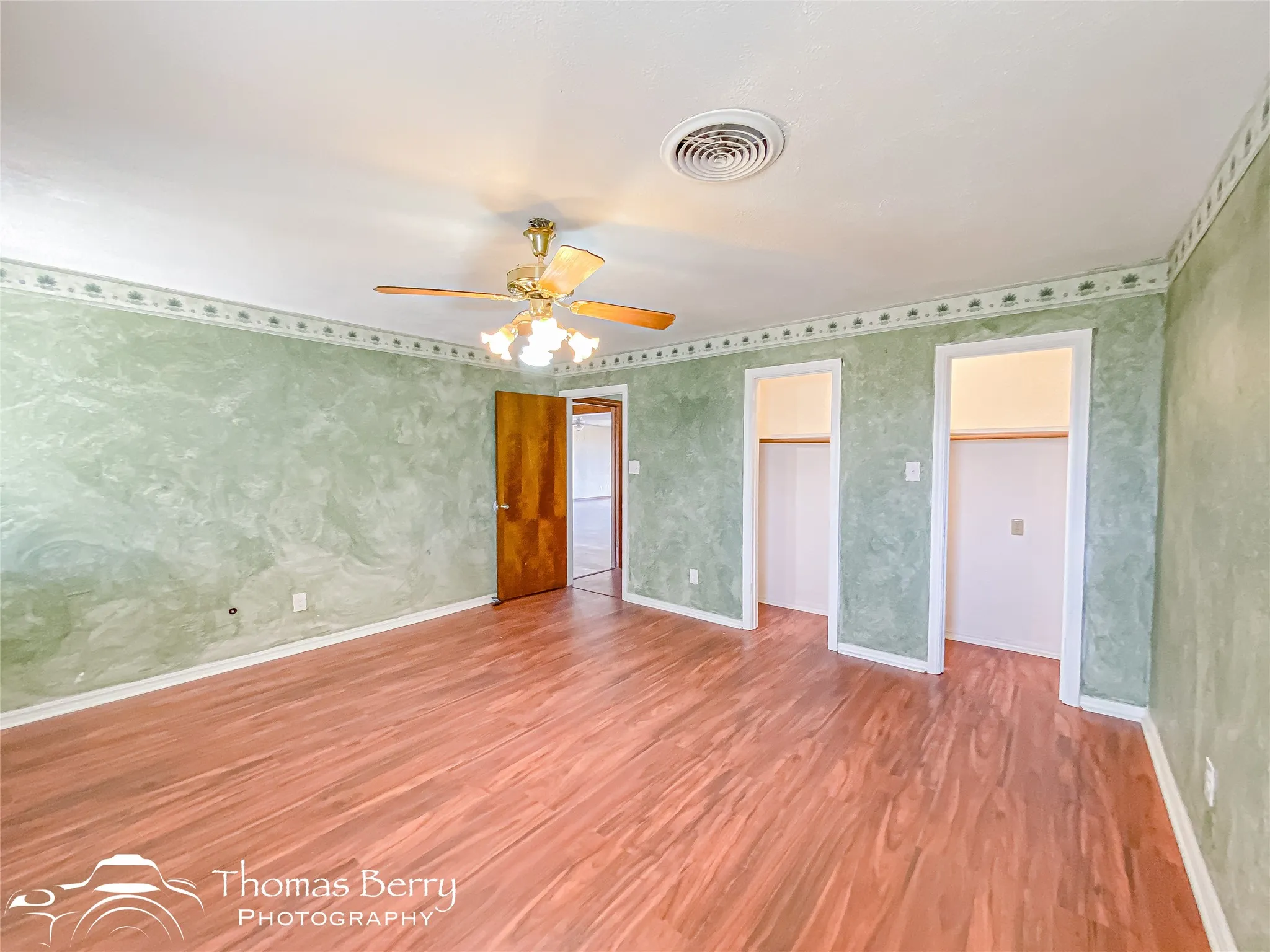 Single Family Residence For Sale in Jones County , 5061 COUNTY ROAD 146, Stamford, Texas 79553, 3 Bedroom, 3 Bathroom, 2 Garage spaces, 3,188 Sqft, built in 1981, Preowned, mls#20834309, Real Estate Agent in Stamford, Homes For Sale in Jones county, Homes For Sale in Stamford, Realtor in Stamford Texas, Real Estate Brokerage Independent Realty Texas, Luminita Cordes Realtor
