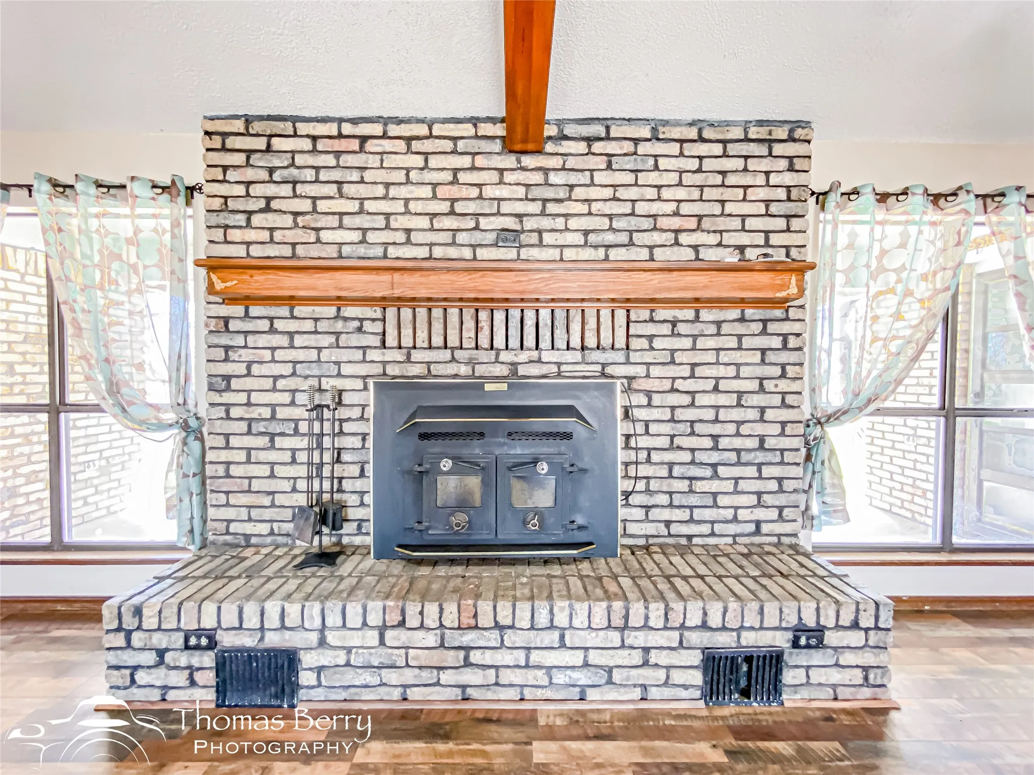 Single Family Residence For Sale in Jones County , 5061 COUNTY ROAD 146, Stamford, Texas 79553, 3 Bedroom, 3 Bathroom, 2 Garage spaces, 3,188 Sqft, built in 1981, Preowned, mls#20834309, Real Estate Agent in Stamford, Homes For Sale in Jones county, Homes For Sale in Stamford, Realtor in Stamford Texas, Real Estate Brokerage Independent Realty Texas, Luminita Cordes Realtor