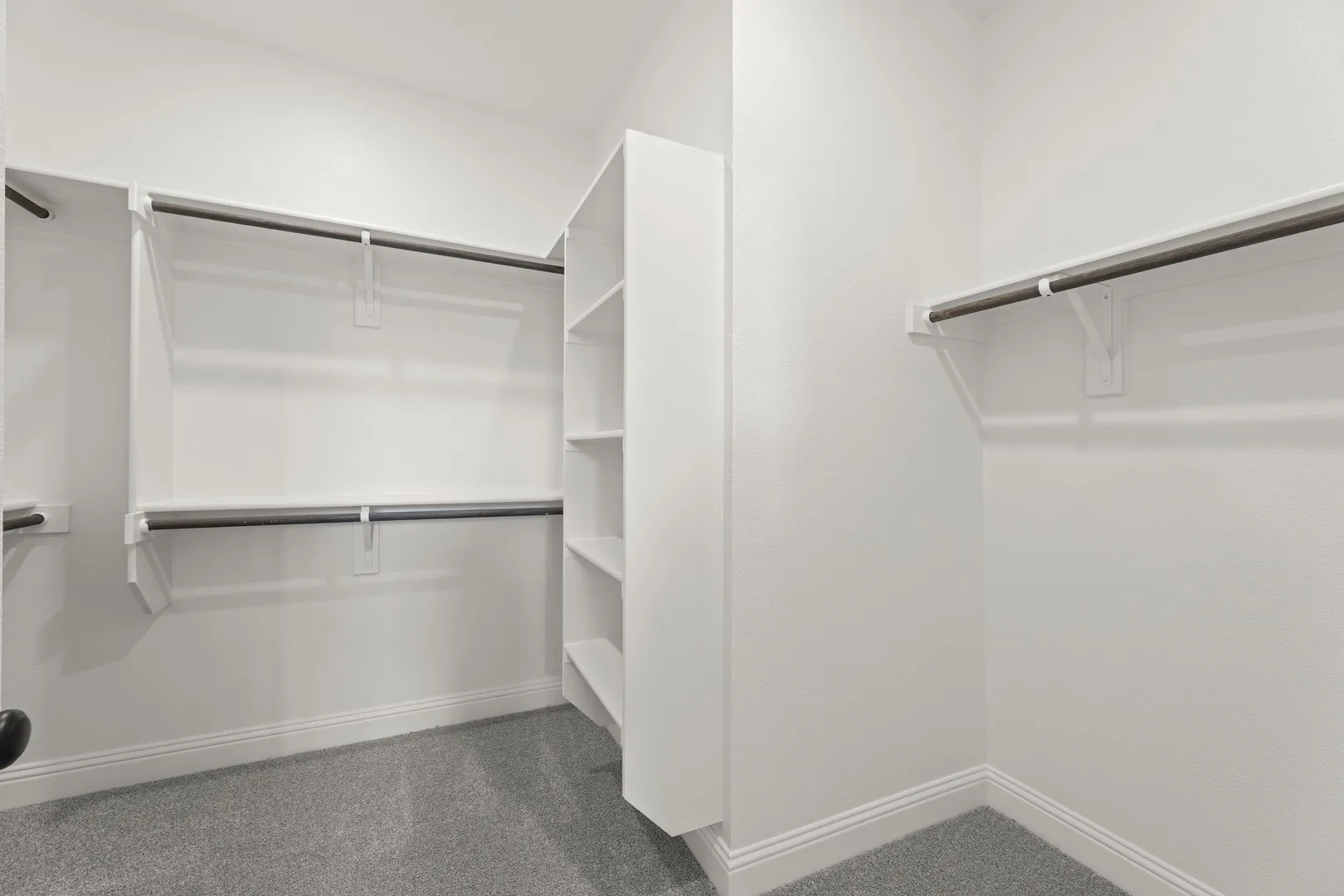 22. 2543 Brunswick - Closet