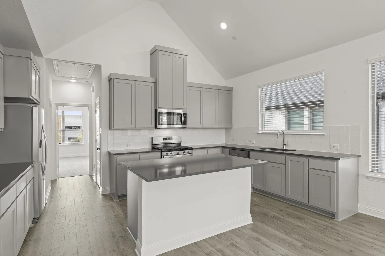 14. 2543 Brunswick - Kitchen (2)