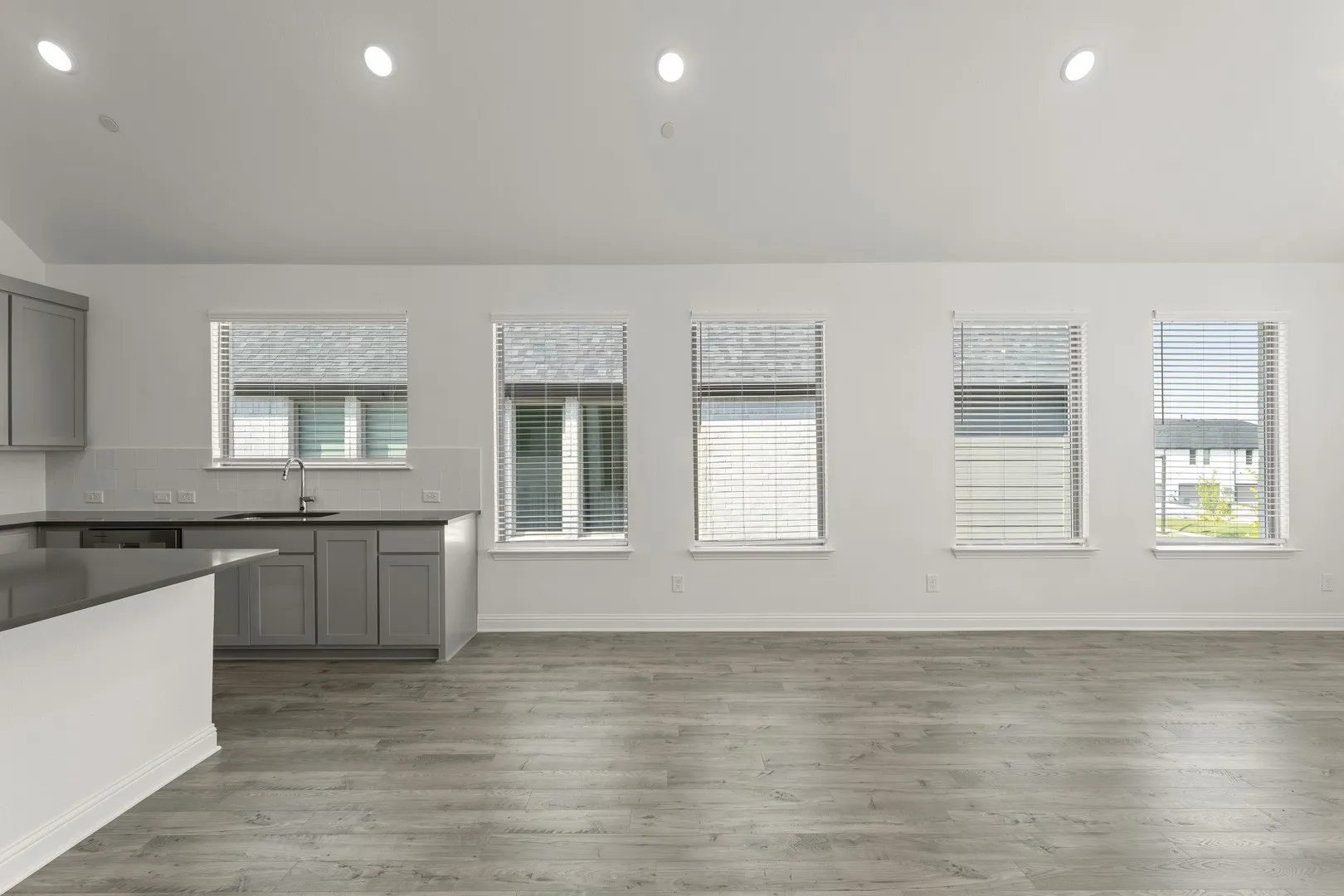 12. 2543 Brunswick - Dining