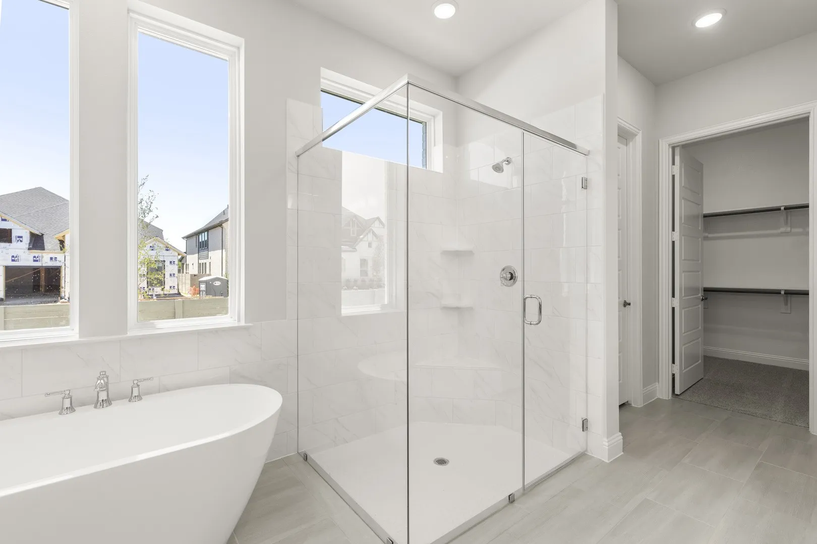22. 3208 Patterson - Bath (2)