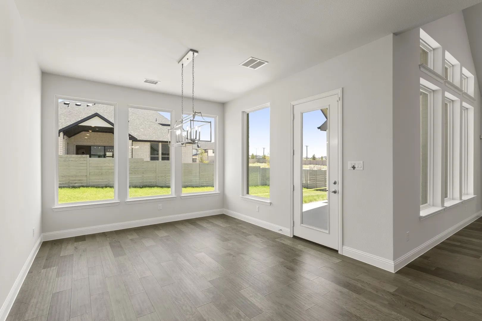 15. 3208 Patterson - Nook