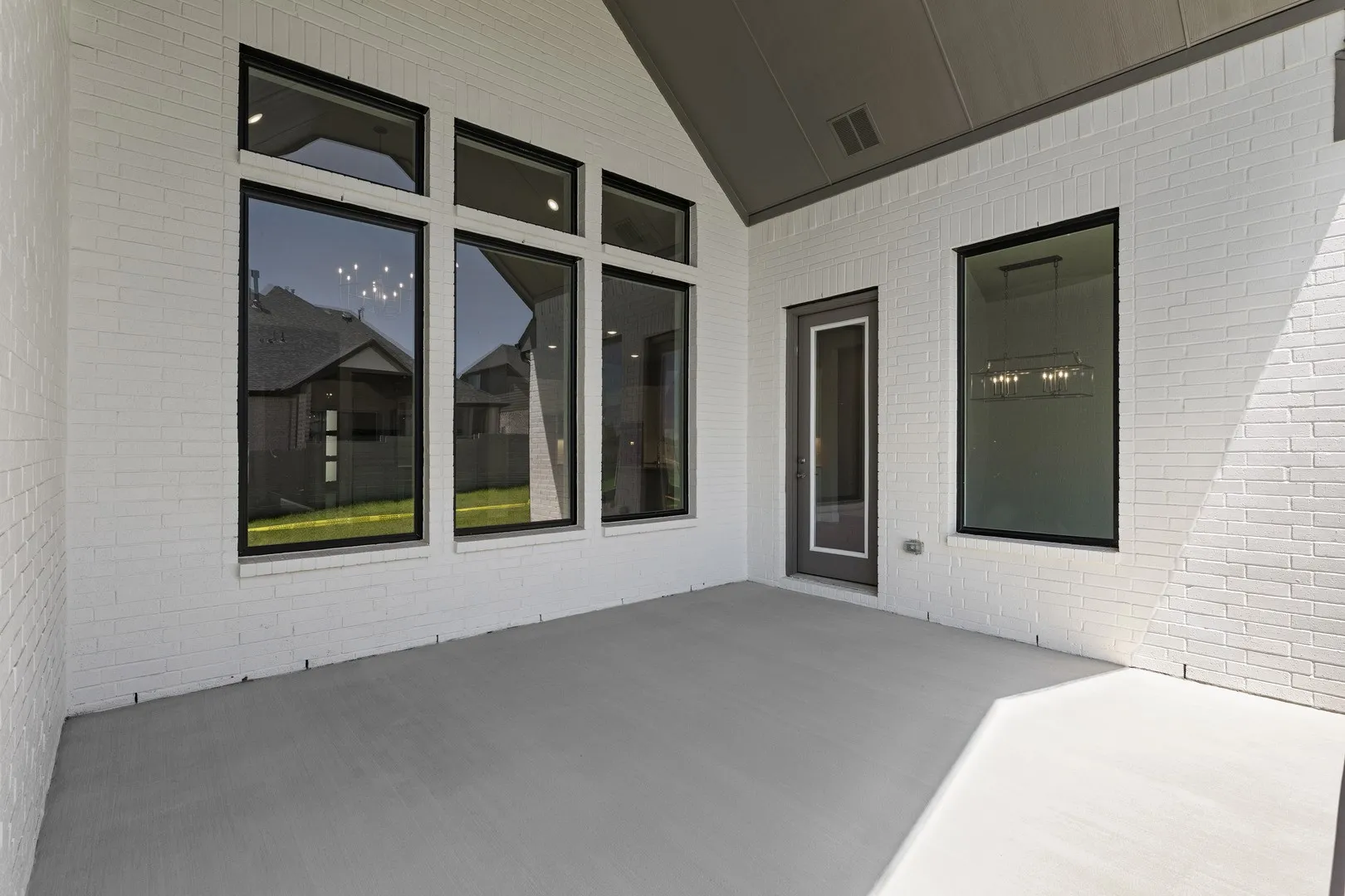 25. 3208 Patterson - Patio
