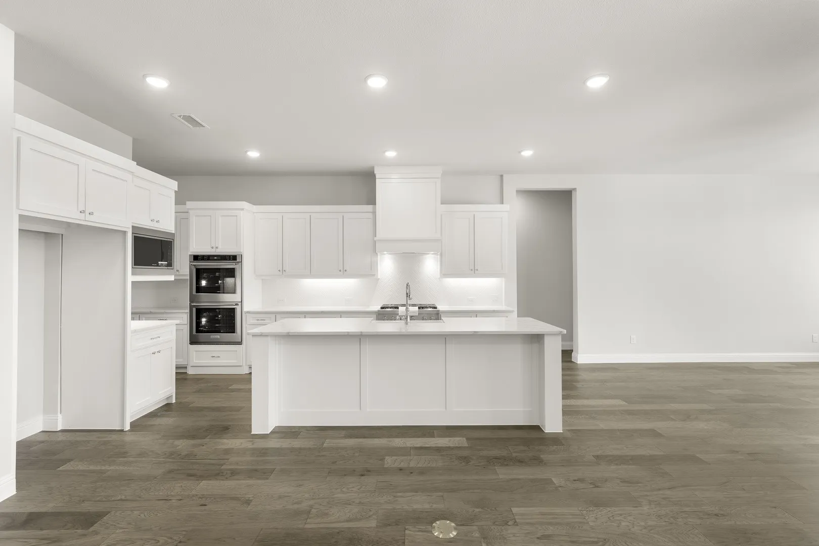12. 3208 Patterson - Kitchen