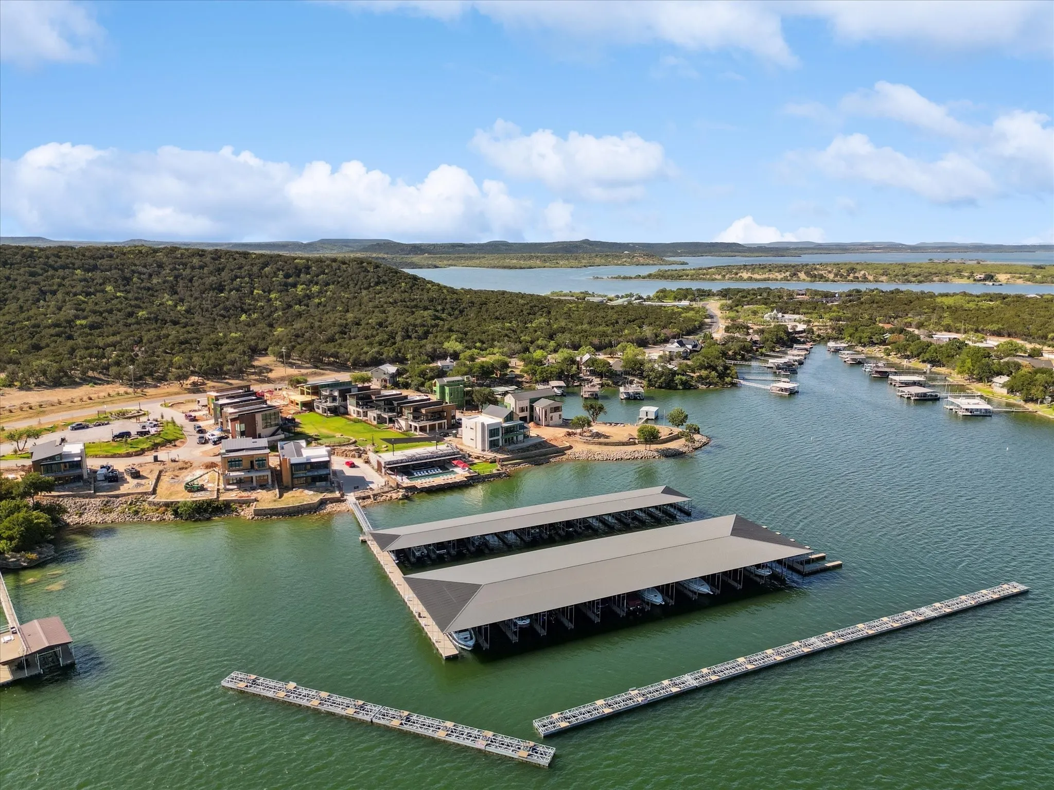 Single Family Residence For Sale in Palo Pinto County , 3 Breakwater Bend, Graford, Texas 76449, 5 Bedroom, 6 Bathroom, Garage spaces, 2,935 Sqft, built in 2024, mls#20835155, Real Estate Agent in Graford, Homes For Sale in Palo Pinto county, Homes For Sale in Graford, Realtor in Graford Texas, Real Estate Brokerage Independent Realty Texas, Luminita Cordes Realtor