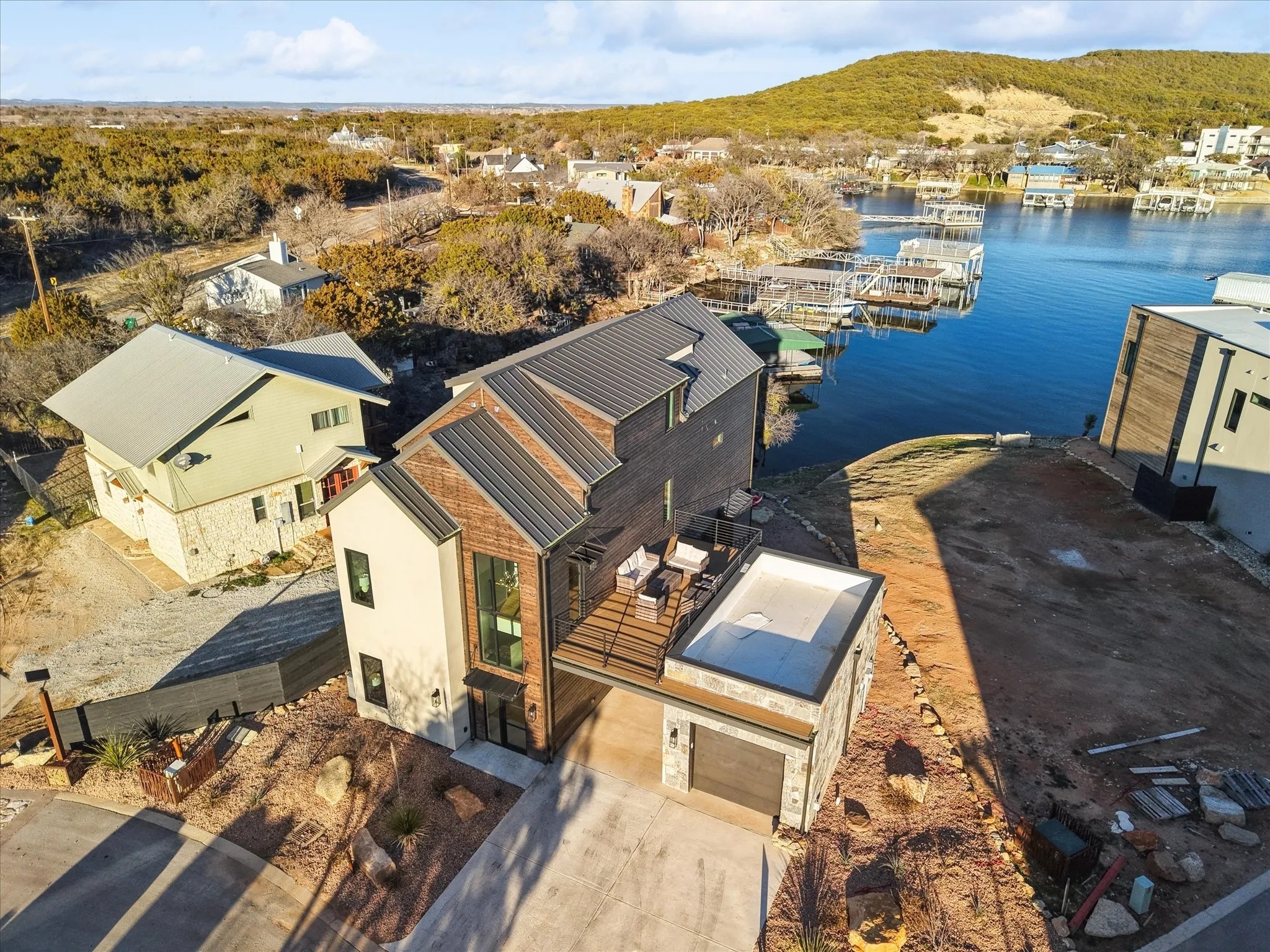 Single Family Residence For Sale in Palo Pinto County , 3 Breakwater Bend, Graford, Texas 76449, 5 Bedroom, 6 Bathroom, Garage spaces, 2,935 Sqft, built in 2024, mls#20835155, Real Estate Agent in Graford, Homes For Sale in Palo Pinto county, Homes For Sale in Graford, Realtor in Graford Texas, Real Estate Brokerage Independent Realty Texas, Luminita Cordes Realtor