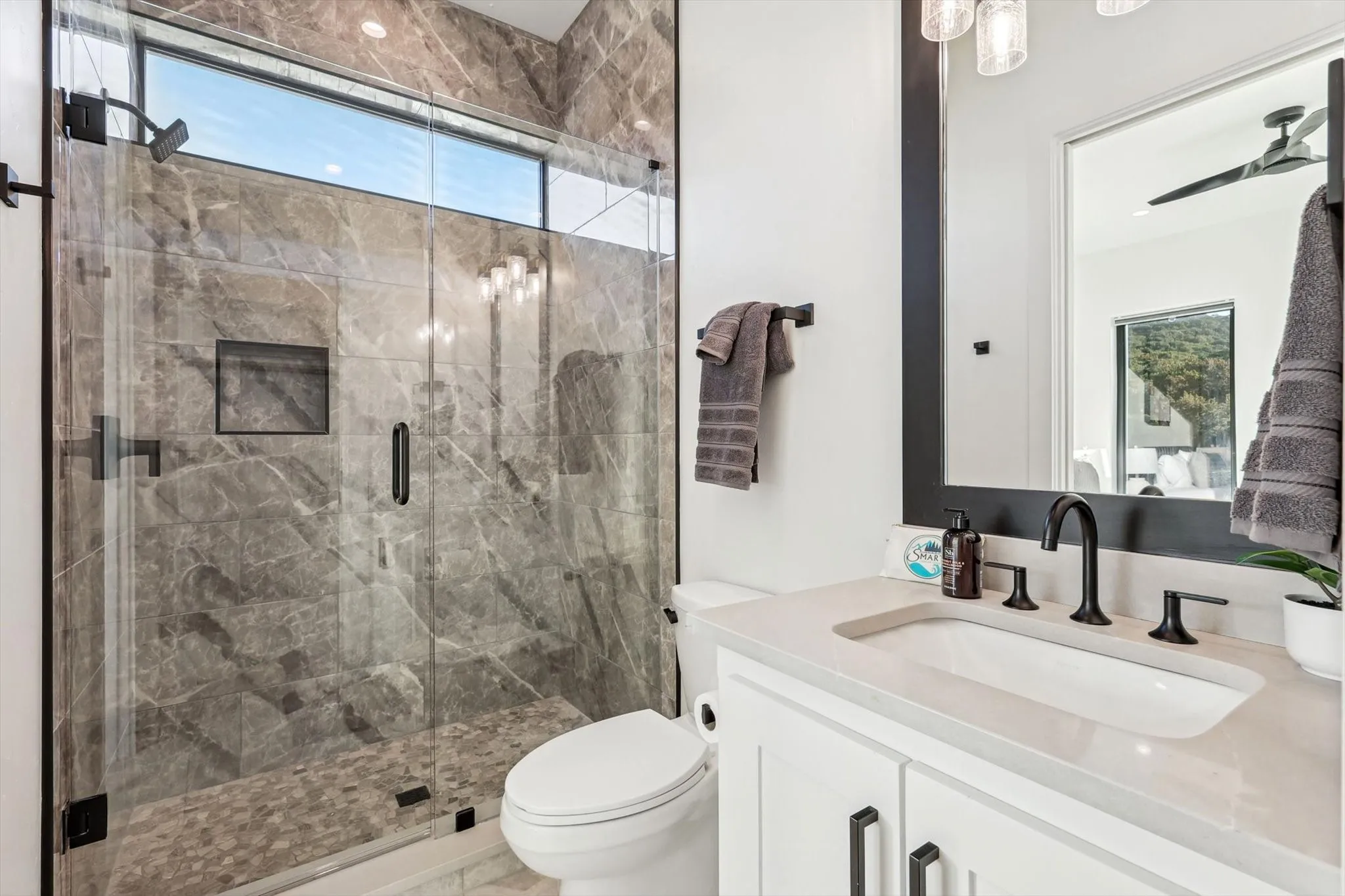 Single Family Residence For Sale in Palo Pinto County , 3 Breakwater Bend, Graford, Texas 76449, 5 Bedroom, 6 Bathroom, Garage spaces, 2,935 Sqft, built in 2024, mls#20835155, Real Estate Agent in Graford, Homes For Sale in Palo Pinto county, Homes For Sale in Graford, Realtor in Graford Texas, Real Estate Brokerage Independent Realty Texas, Luminita Cordes Realtor
