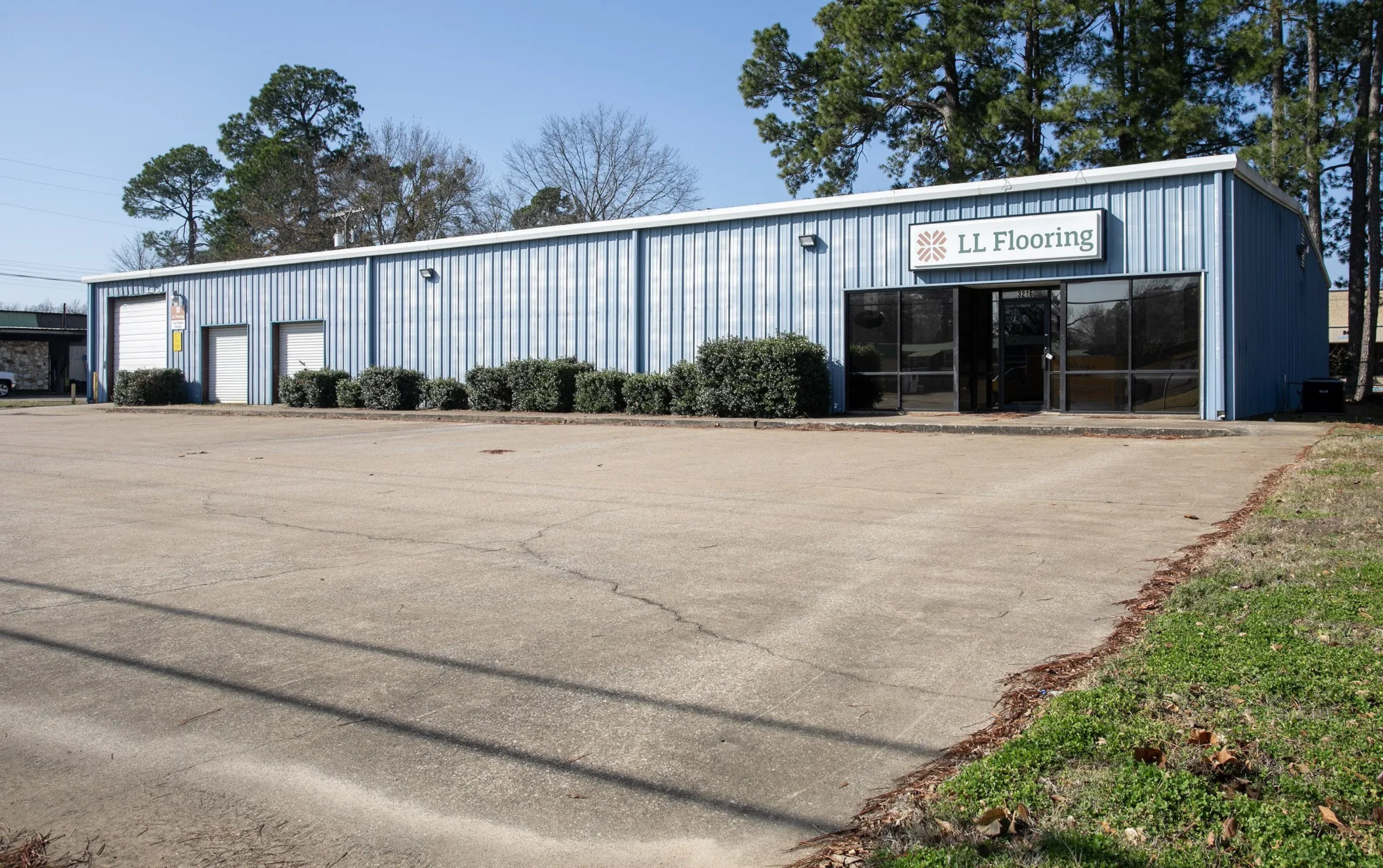 Retail For Rent in Smith County , 3216 W Gentry Parkway, Tyler, Texas 75702, 0, 0, Garage spaces, 0 Sqft, built in 1994, Preowned, Price $4,600, mls#20836750, Real Estate Agent in Tyler, Homes For Rent in Smith county, Homes For Rent in Tyler, Realtor in Tyler Texas, Real Estate Brokerage Independent Realty Texas, Luminita Cordes Realtor