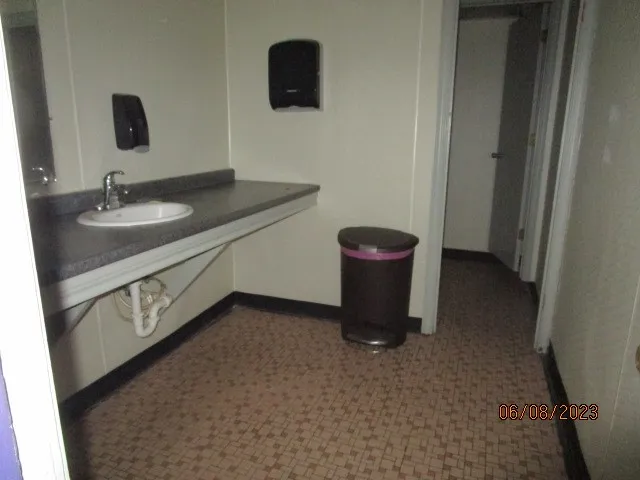 Bathroom featuring sink