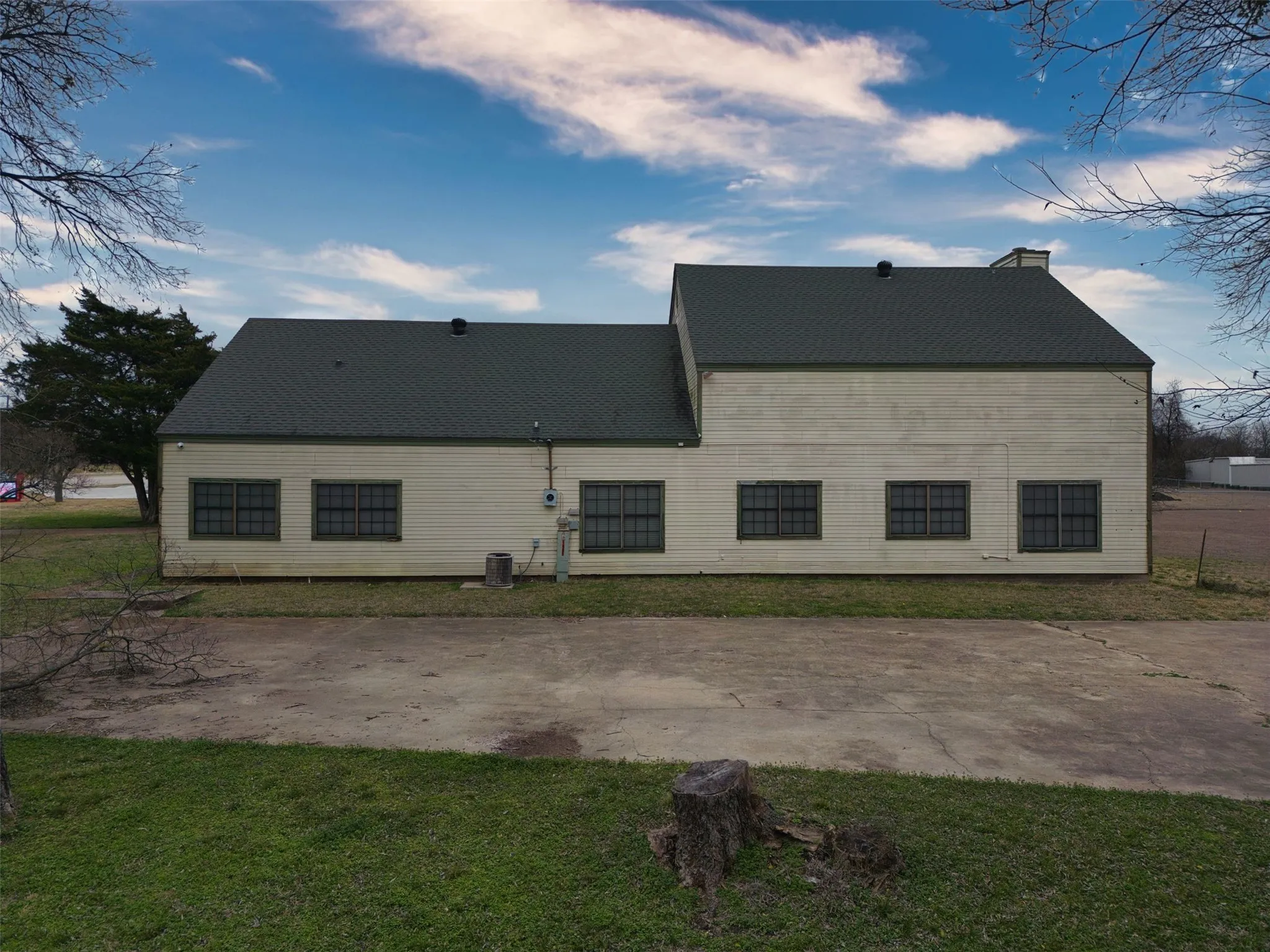 Office For Sale in Ellis County , 2611 Ovilla Road, Red Oak, Texas 75154, 0, 0, Garage spaces, 0 Sqft, built in 1985, Preowned, Price $960,000, mls#20837428, Real Estate Agent in Red Oak, Homes For Sale in Ellis county, Homes For Sale in Red Oak, Realtor in Red Oak Texas, Real Estate Brokerage Independent Realty Texas, Luminita Cordes Realtor