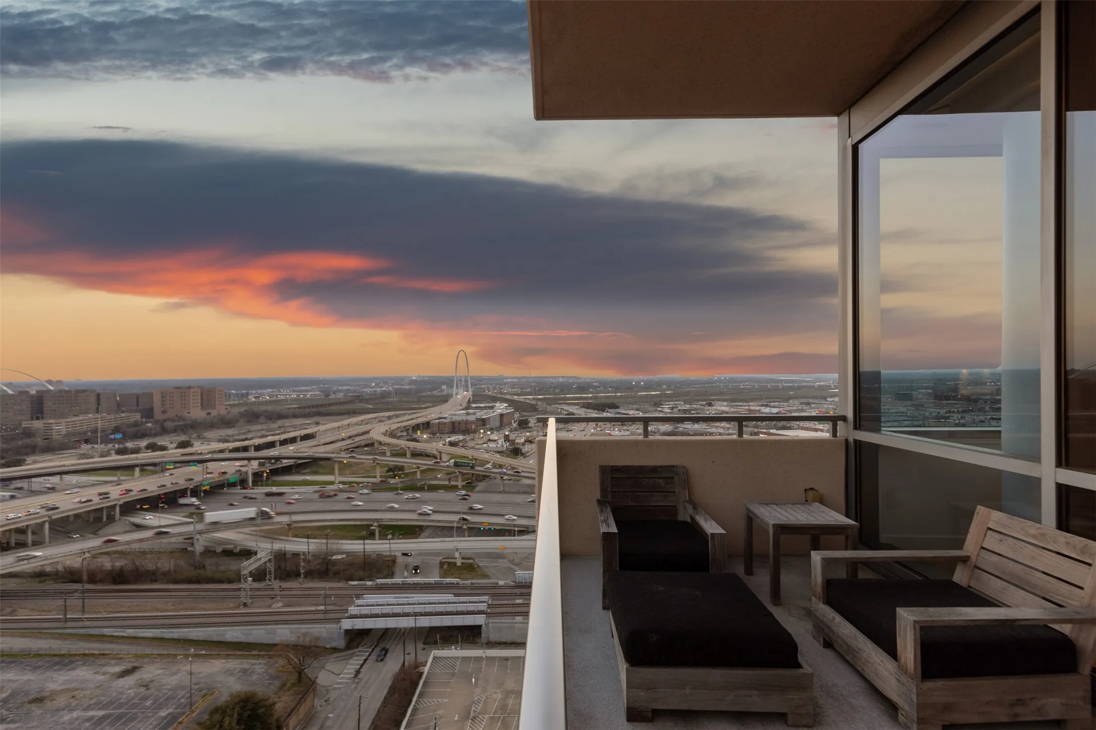 Condominium For Sale in Dallas County , 2200 Victory Avenue 1705, Dallas, Texas 75219, 2 Bedrooms, 3 Bathrooms, 2 Garage spaces, 2,558 Sqft, built in 2007, Price $1,300,000, mls#20839855, Real Estate Agent in Dallas, Homes For Sale in Dallas county, Homes For Sale in Dallas, Realtor in Dallas Texas, Real Estate Brokerage Independent Realty Texas, Luminita Cordes Realtor