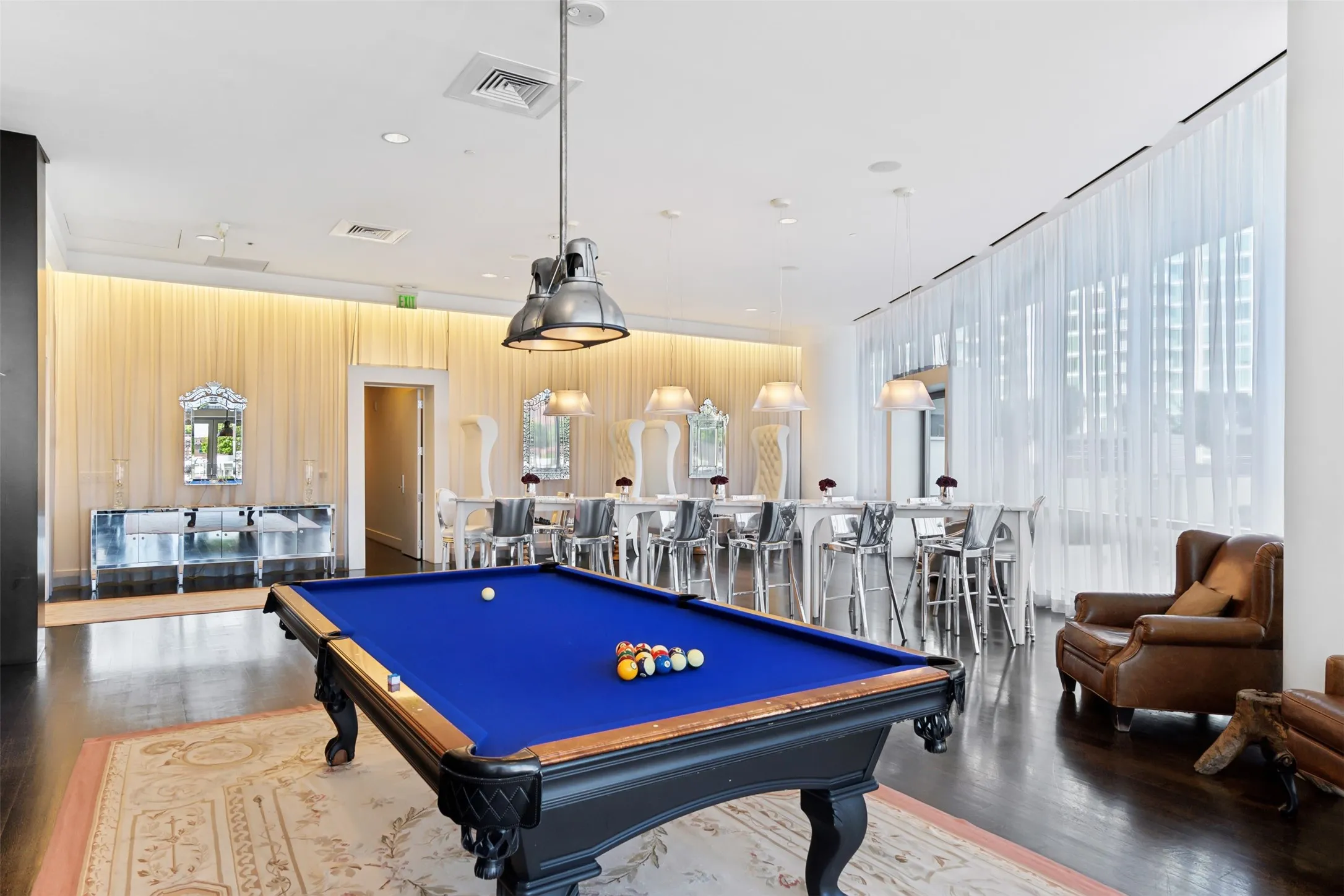 Condominium For Sale in Dallas County , 2200 Victory Avenue 1705, Dallas, Texas 75219, 2 Bedrooms, 3 Bathrooms, 2 Garage spaces, 2,558 Sqft, built in 2007, Price $1,300,000, mls#20839855, Real Estate Agent in Dallas, Homes For Sale in Dallas county, Homes For Sale in Dallas, Realtor in Dallas Texas, Real Estate Brokerage Independent Realty Texas, Luminita Cordes Realtor